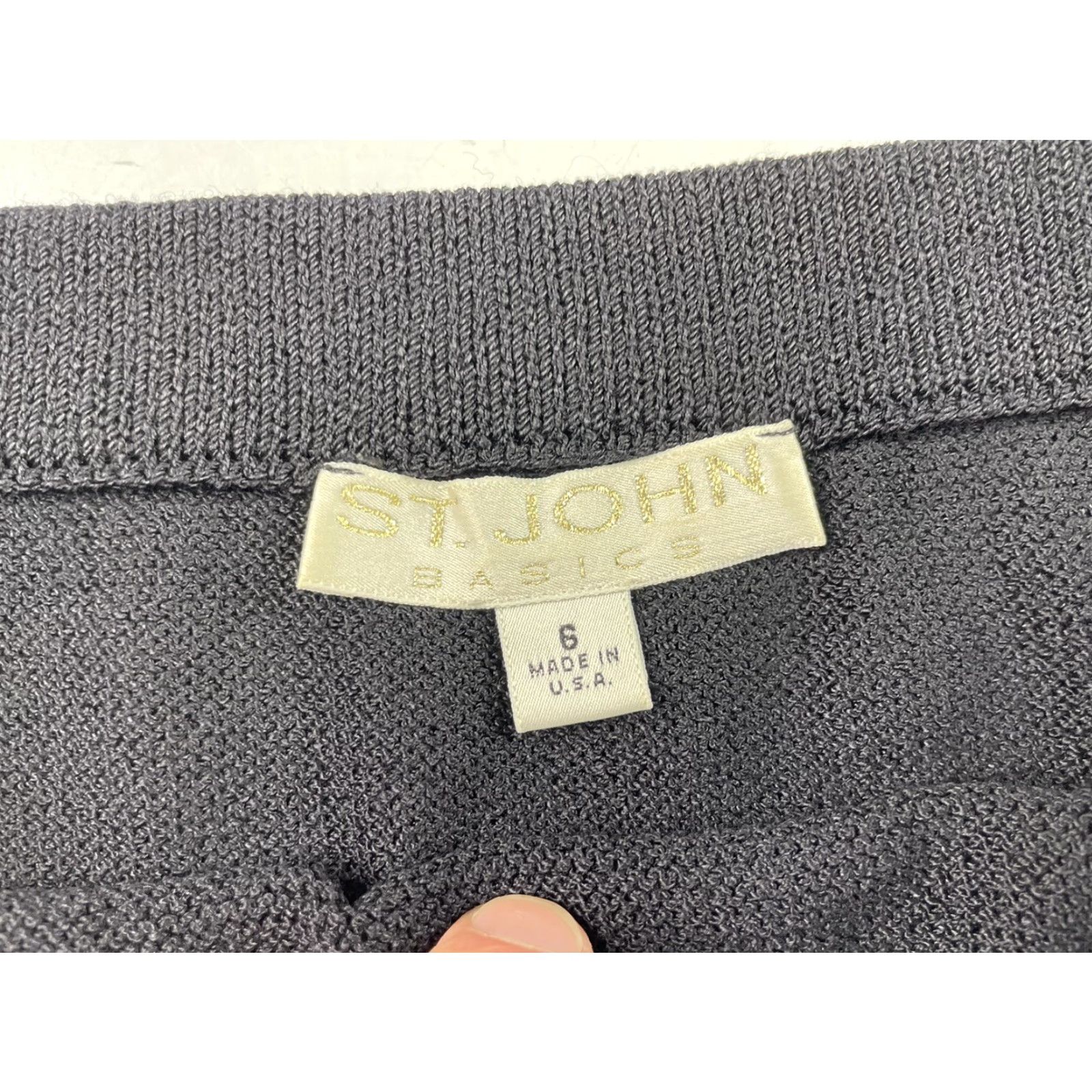St. John VINTAGE St. John collection Black mini pencil skirt Santana Knit USA Skirt Women 6 Short Wool Knit Black XS? Size 28" / US 6 / IT 42 - 2 Thumbnail