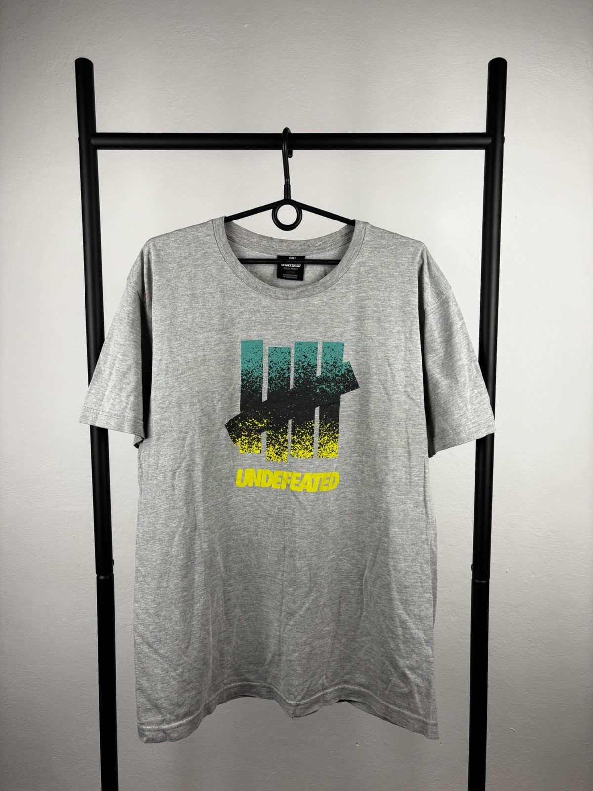 Undefeated Undefeated big logo t shirt size L Size US L / EU 52-54 / 3 - 1 Thumbnail