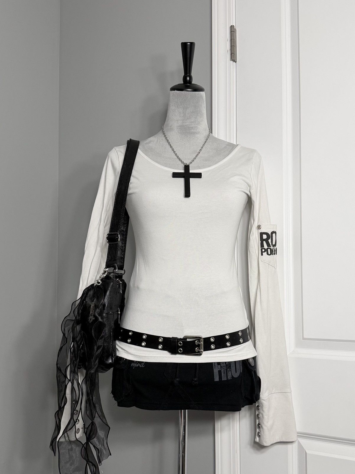 Other Graphic White Long Sleeve Tee w/ Pocket + Cross Button Cuffs Size M / US 6-8 / IT 42-44 - 7 Thumbnail