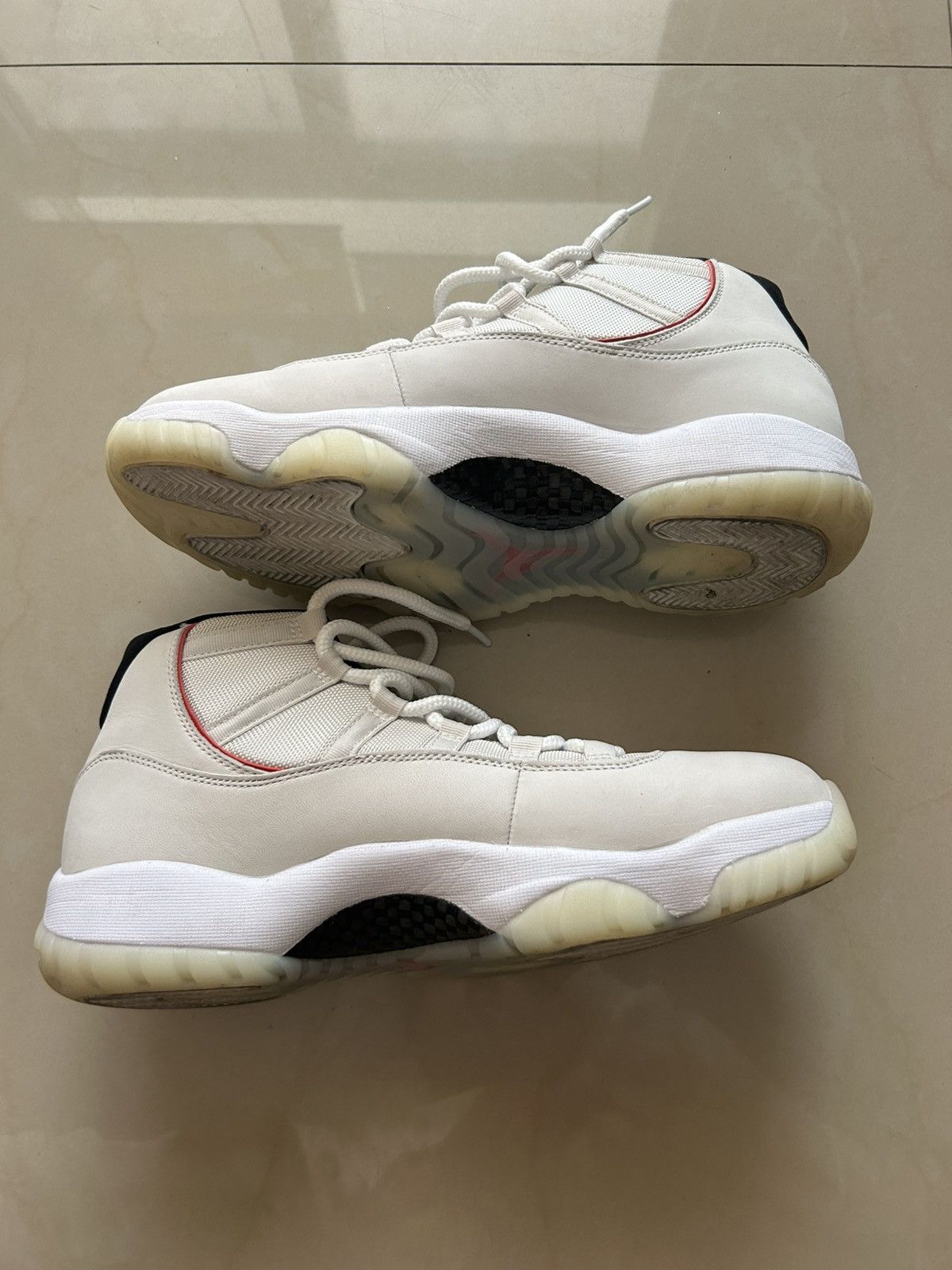 Jordan Brand Jordan 11 platinum tint Size US 11.5 / EU 44-45 - 2 Thumbnail