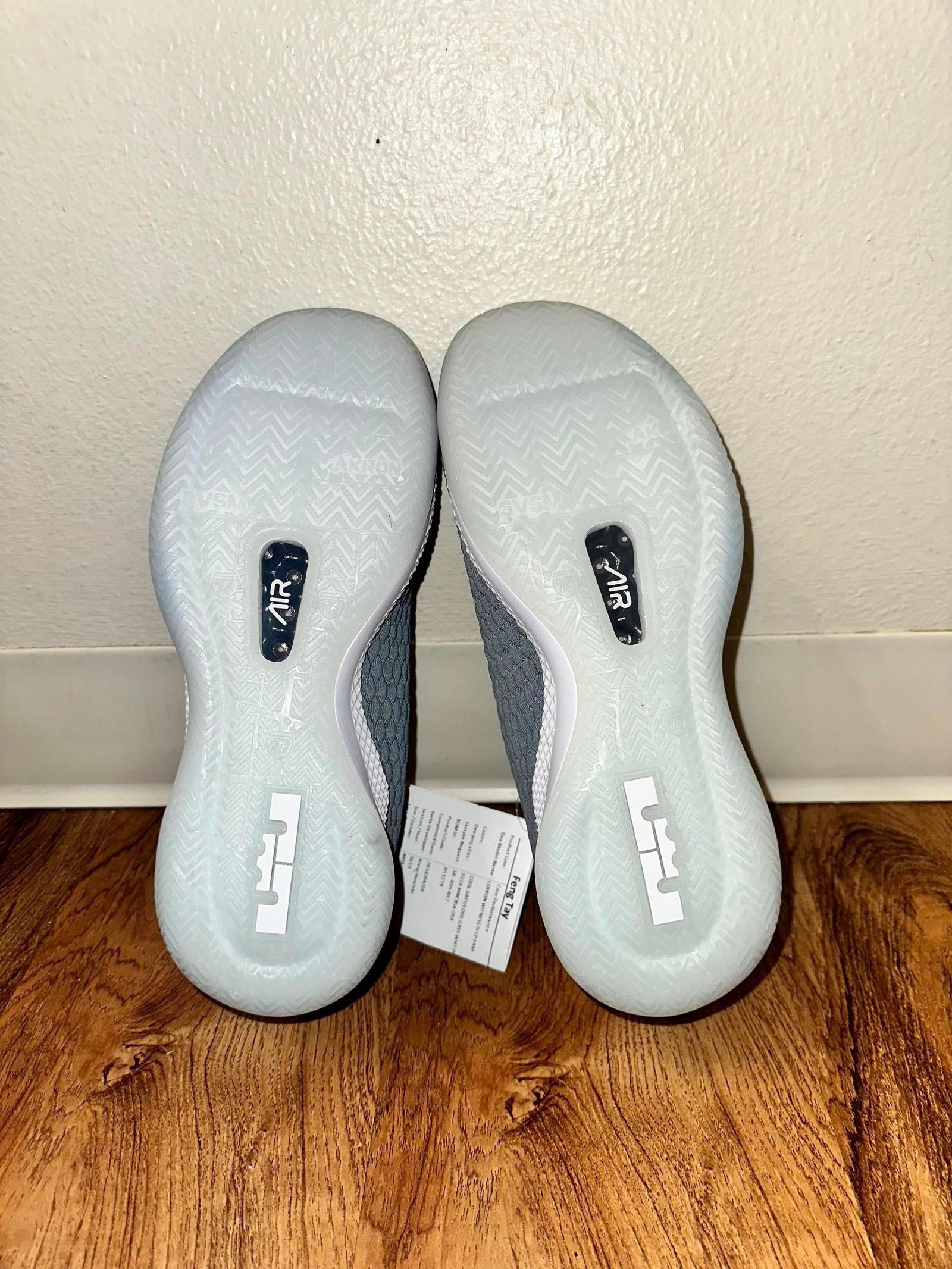 Nike Lebron Witness 3 Cool Grey Sample Size US 9 / EU 42 - 5 Thumbnail