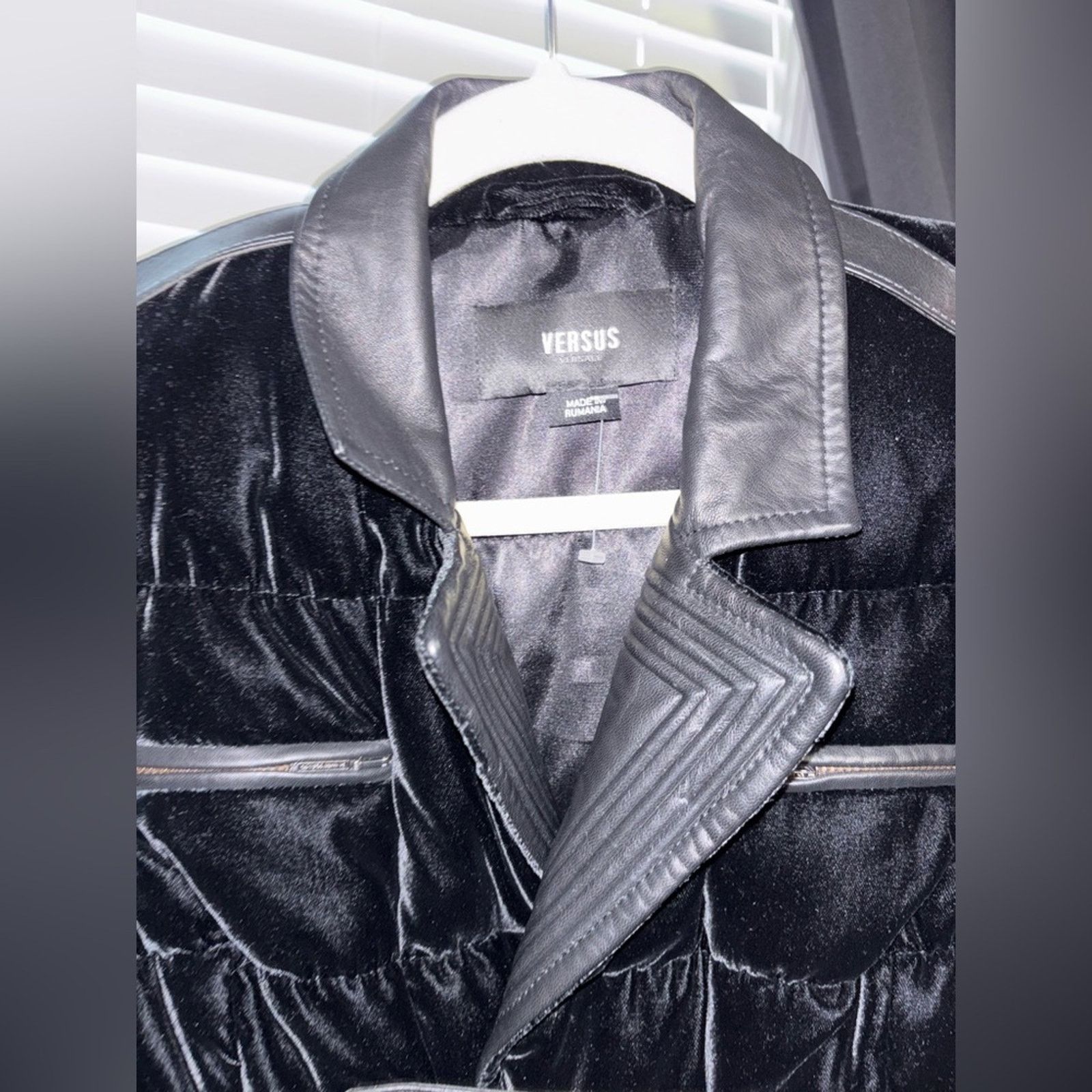 Versace Vesace Versus Velvet puffer Jacket silk down leather jacket Size S / US 4 / IT 40 - 2 Thumbnail