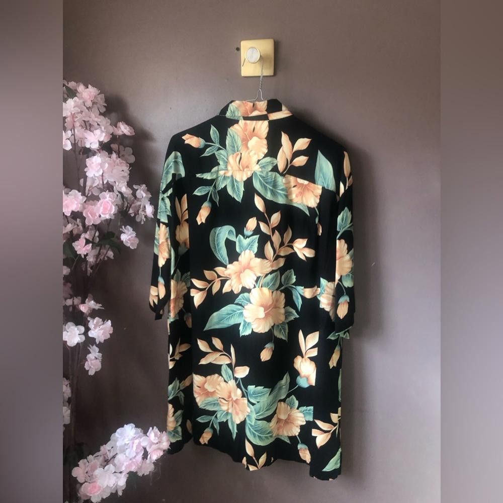 Designer Hawaii shirt top button down floral Size US XL / EU 56 / 4 - 7 Thumbnail