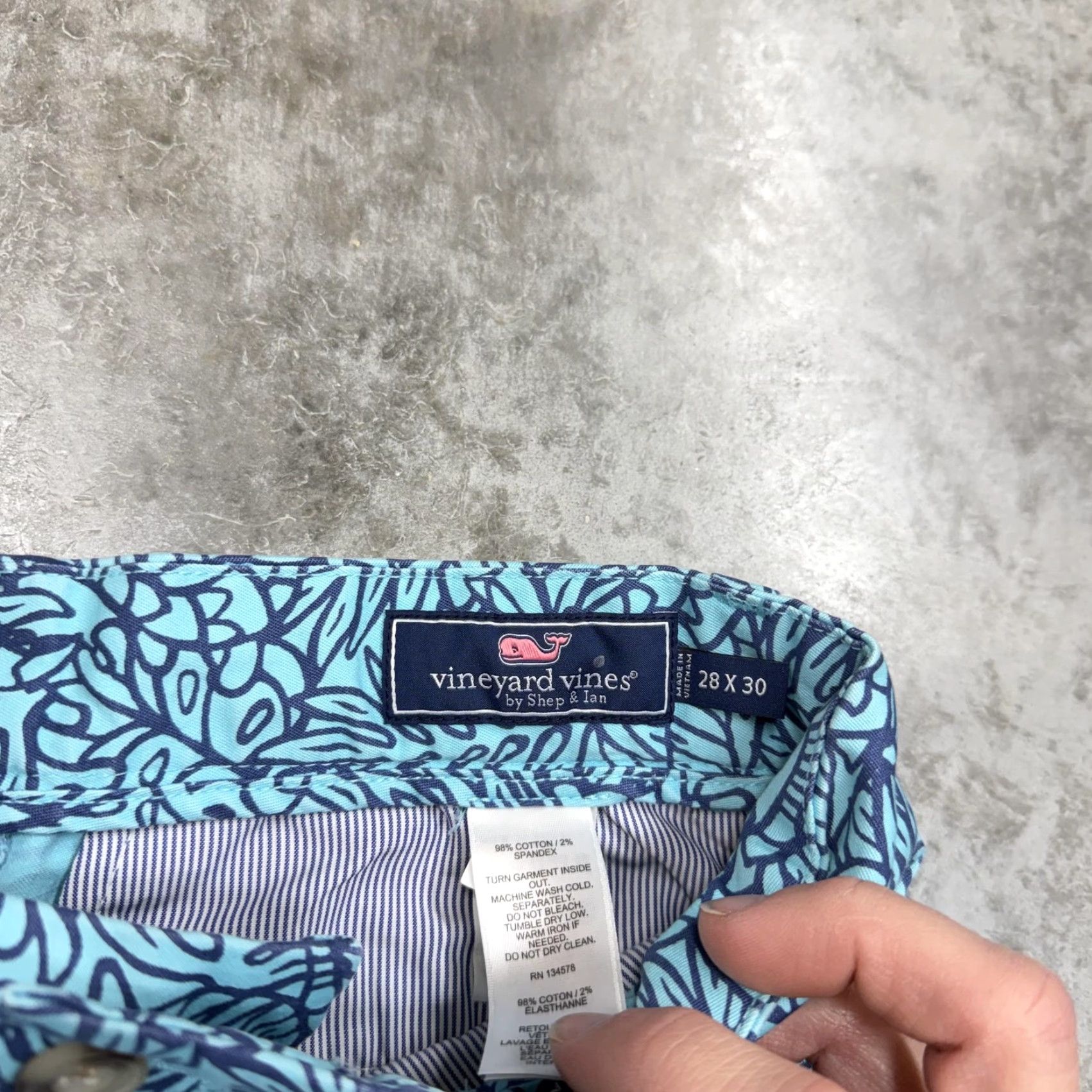 Vineyard Vines Vineyard Vines Pants Mens 28x30 Blue Floral Leaf Chino Stretch Beach Tropical Size US 28 / EU 44 - 2 Thumbnail