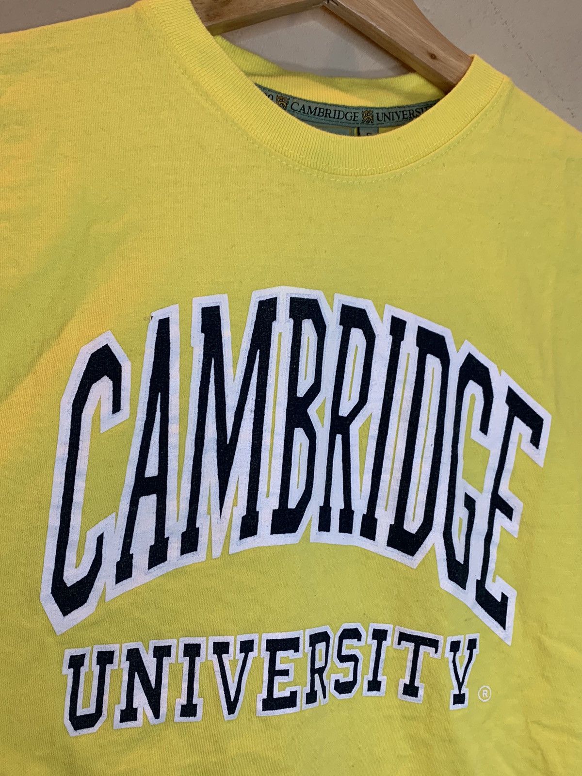 Vintage *RARE* Cambridge University Collegiate Spellout T-Shirt - S Size US S / EU 44-46 / 1 - 2 Thumbnail