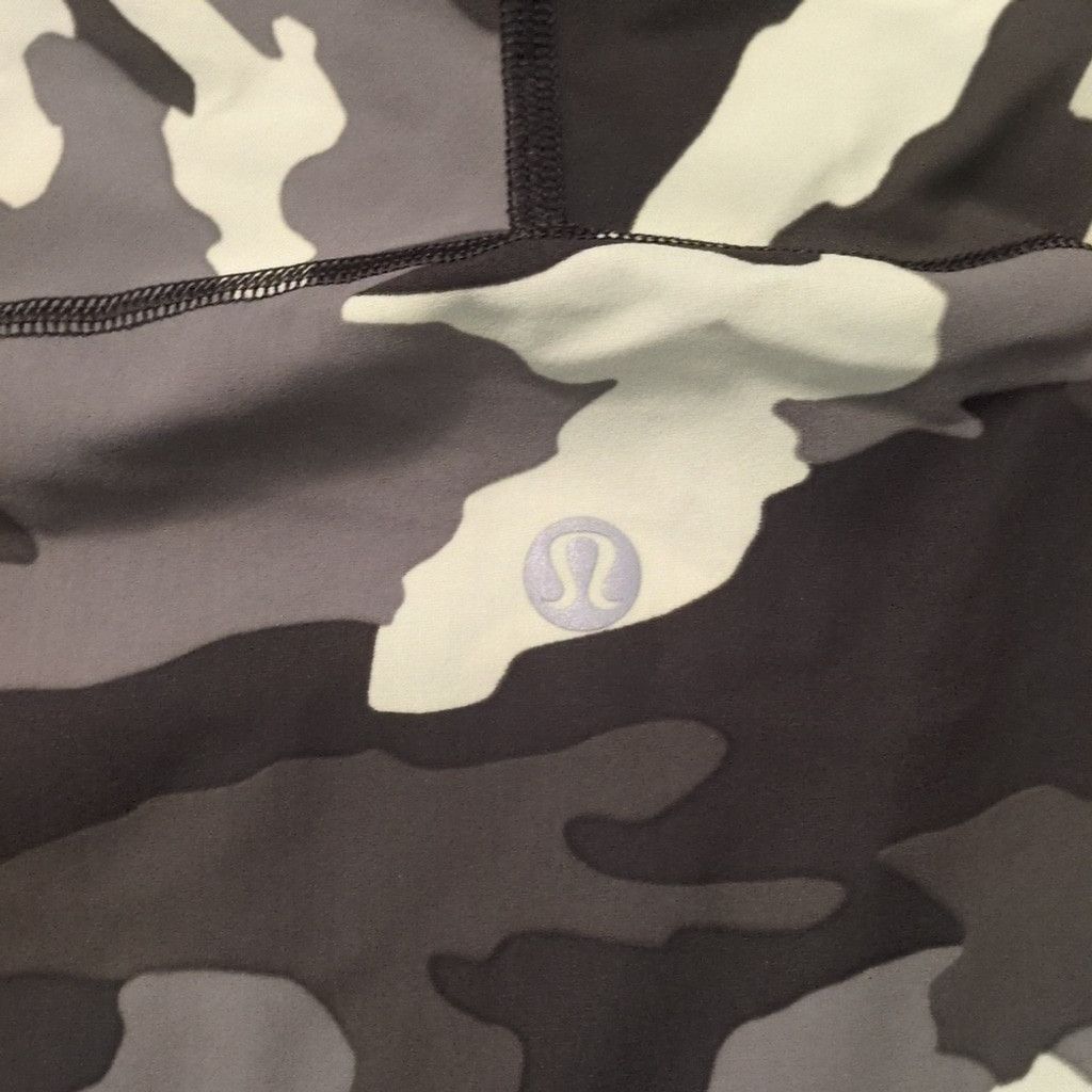 Lululemon Lululemon UVP Run Short SleeveHeritage 365 Camo size 12/14? Size XL / US 12-14 / IT 48-50 - 7 Thumbnail