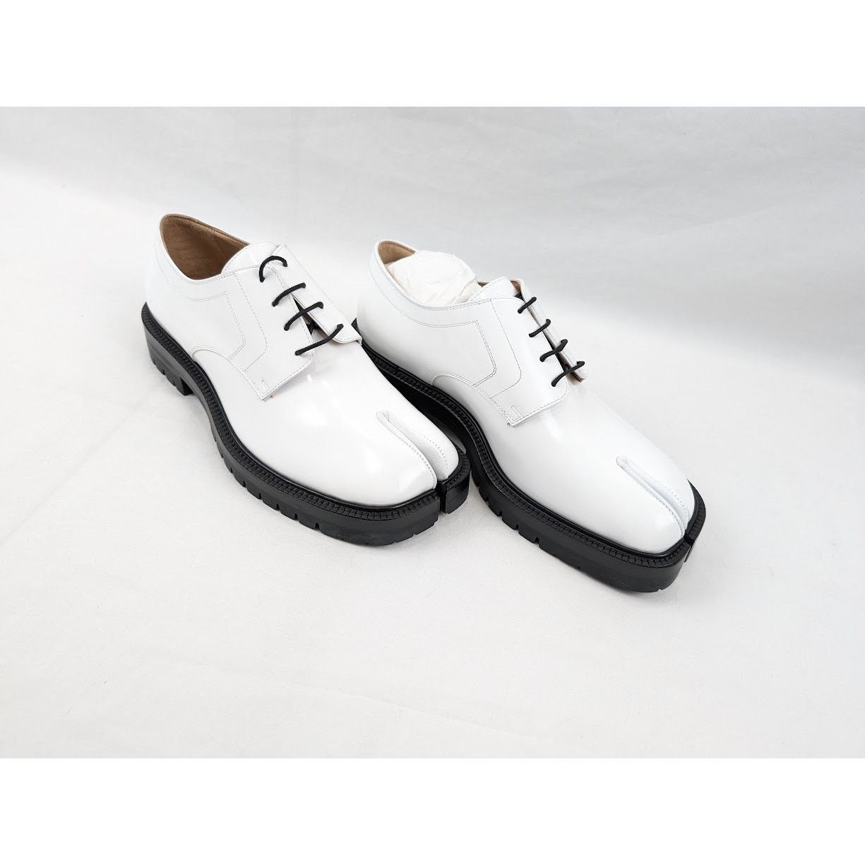 Maison Margiela o1rshd1 Laced Tabi Loafers in White Size US 10 / EU 43 - 13 Thumbnail