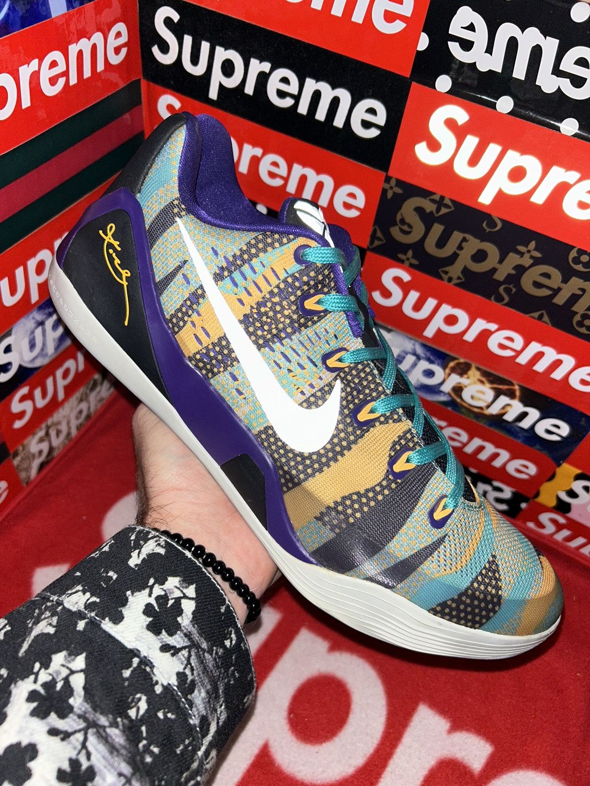 Nike Nike Kobe 9 EM Pop Art 646701-508 size 12 with box VNDS Size US 12 / EU 45 - 8 Thumbnail