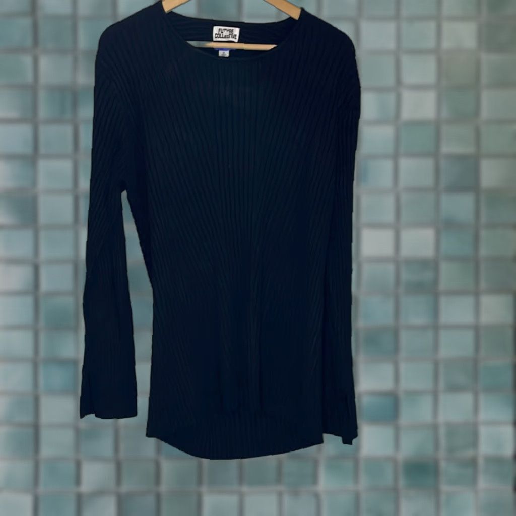 Twisted X **Future Collective Women’s Party Twisted Back Black 1X Sweater** User: Future Collective Women’s Party Twisted Back Black 1X Sweater Size XL / US 12-14 / IT 48-50 - 1 Thumbnail