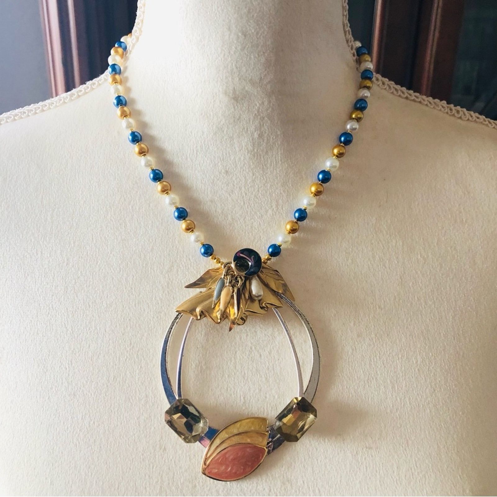 Handmade Handcrafted repurpose large bold pendant Pearl necklace Size ONE SIZE - 2 Thumbnail