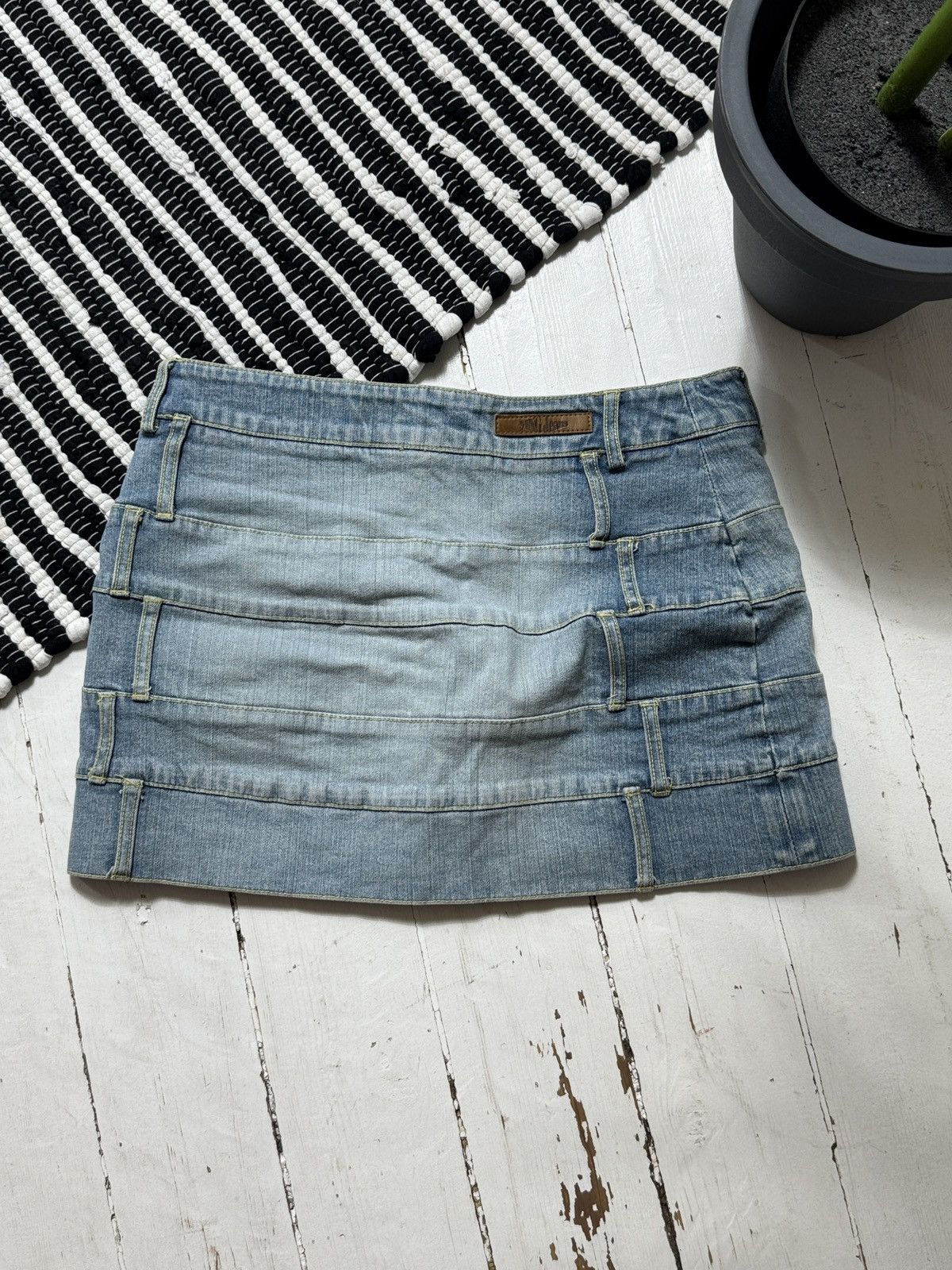 Mango VINTAGE AVANT GARDE BELT STYLE MINI DENIM SKIRT Size 26" / US 2 / IT 38 - 3 Thumbnail