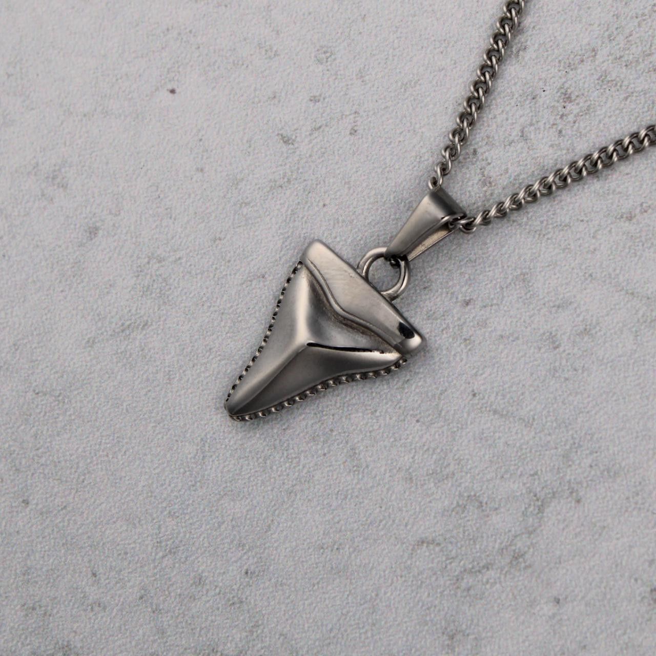 Jewelry Silver Shark Tooth Pendant Chain Necklace Size ONE SIZE - 1 Thumbnail