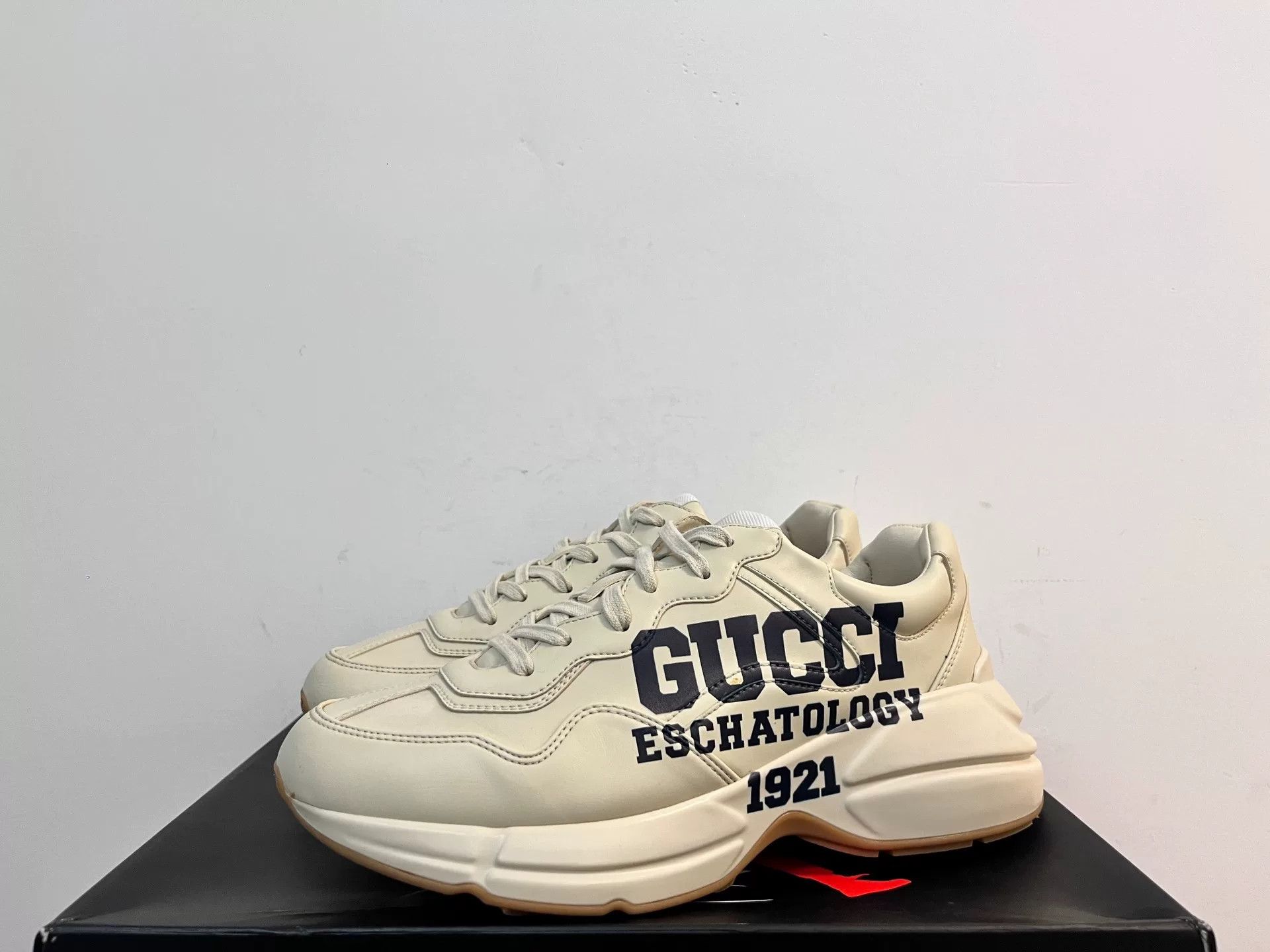 Gucci Gucci Special Printed White Lowtop Sneakers 8 Men Size US 8 / EU 41 - 1 Thumbnail