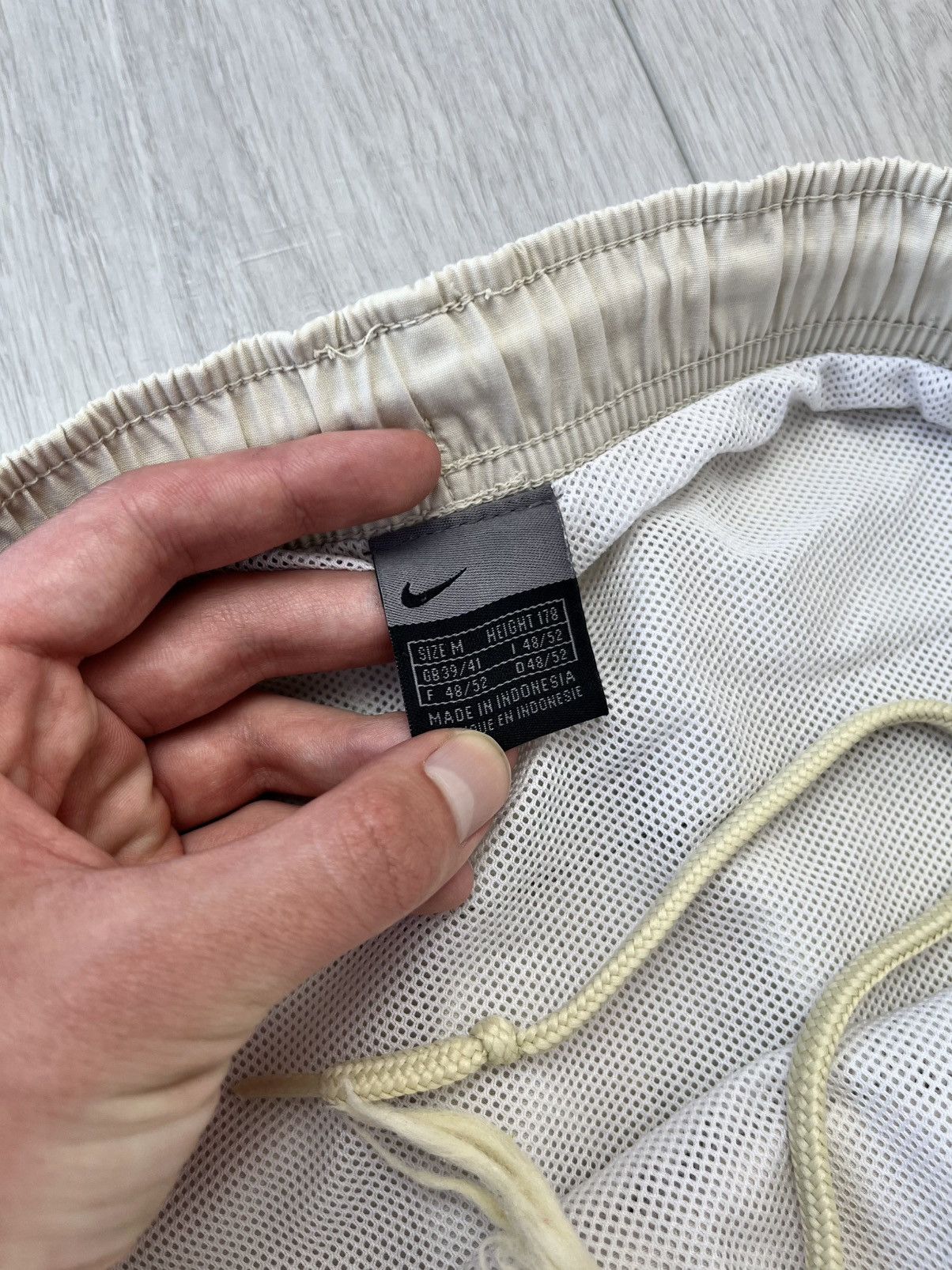 Nike Vintage Nike Shorts Swoosh Logo Y2K 90s Hype Drill Sportwear Size US 32 / EU 48 - 8 Thumbnail