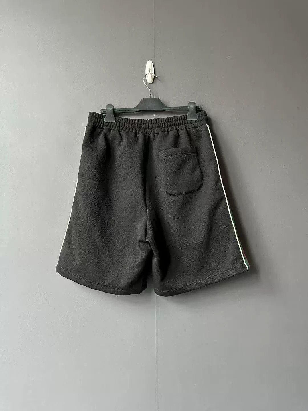 Gucci Gucci Red Green Dark Pattern Print Shorts Size US 34 / EU 50 - 2 Thumbnail