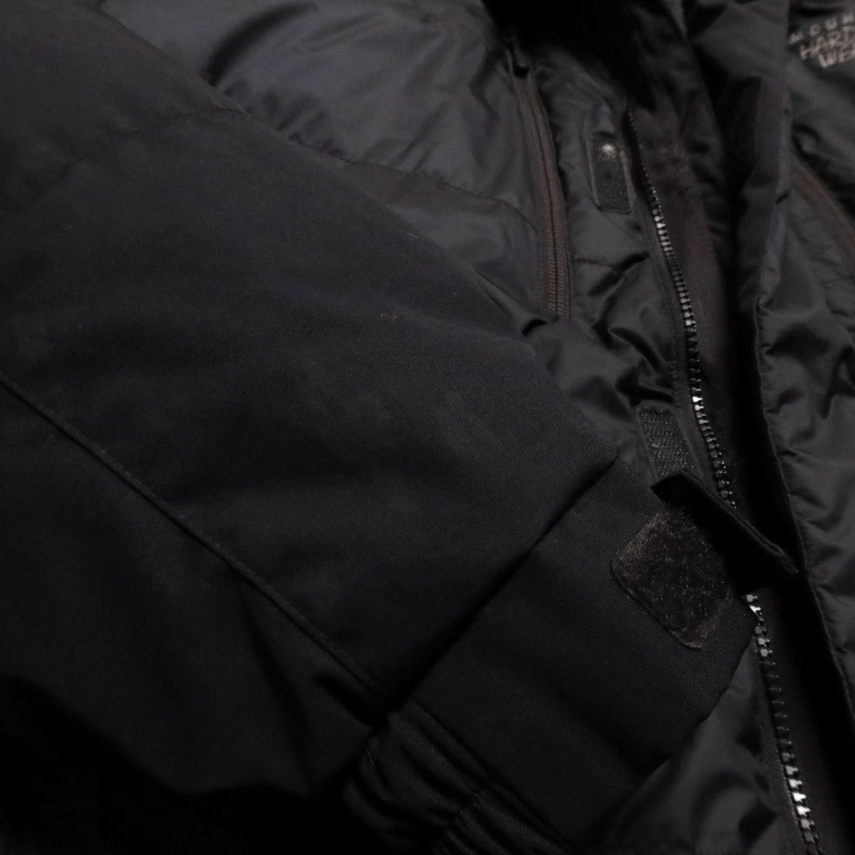 Mountain Hardwear VINTAGE Mountain Hardwear Hooded Puffer Down Jacket Size M Black Size US M / EU 48-50 / 2 - 7 Thumbnail