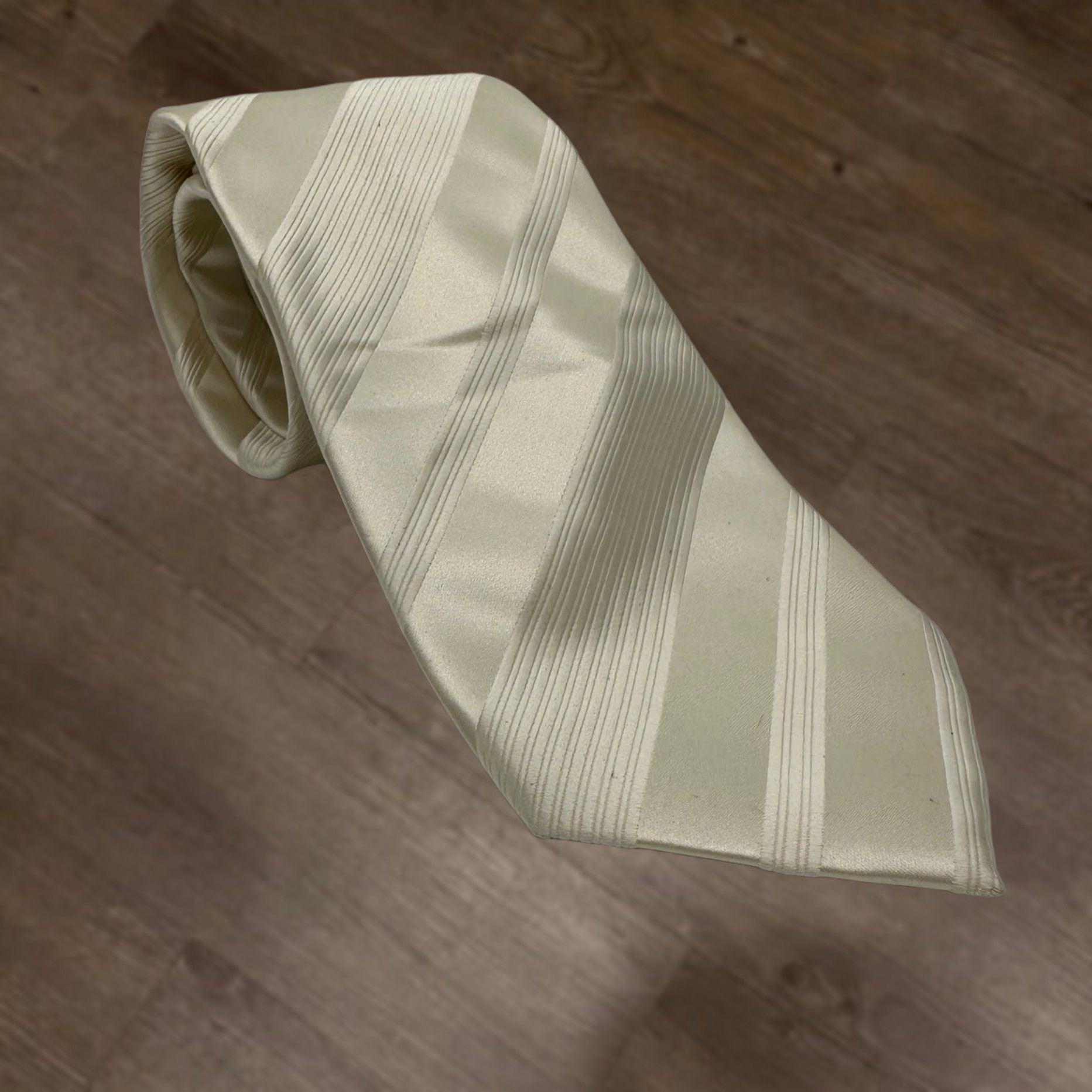 Vintage donald trump silk necktie mens one size cream gold textured office business tie Size ONE SIZE - 1 Thumbnail