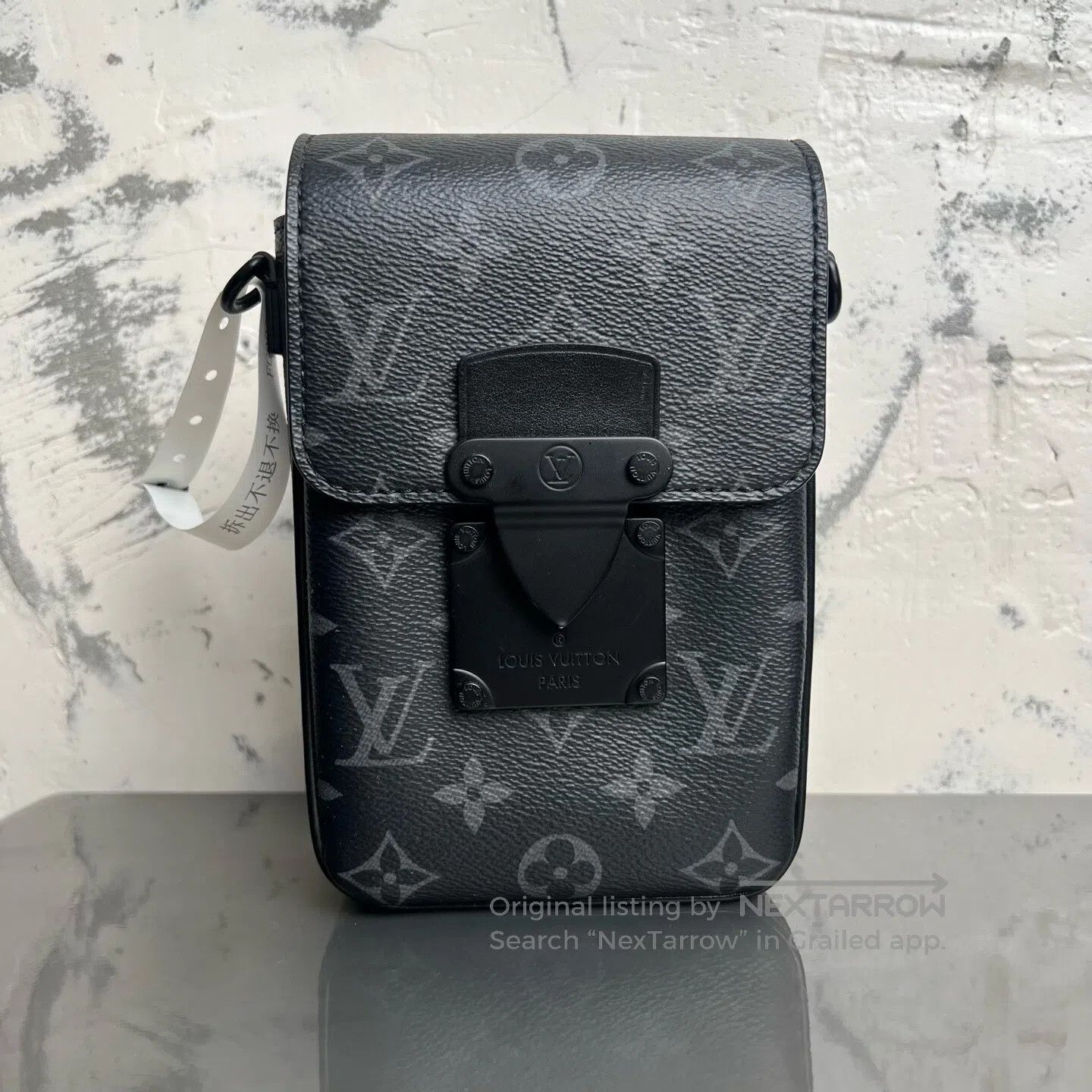 Louis Vuitton Louis Vuitton S-lock magnetic buckle closure Single-should Size ONE SIZE - 1 Thumbnail