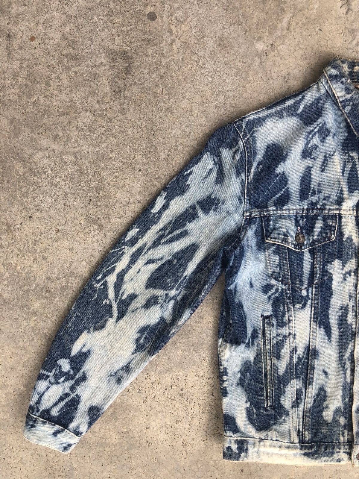 Levi's Vintage 80’s Levi’s Acid Wash Denim Jacket Distressed Denim Size US L / EU 52-54 / 3 - 5 Thumbnail