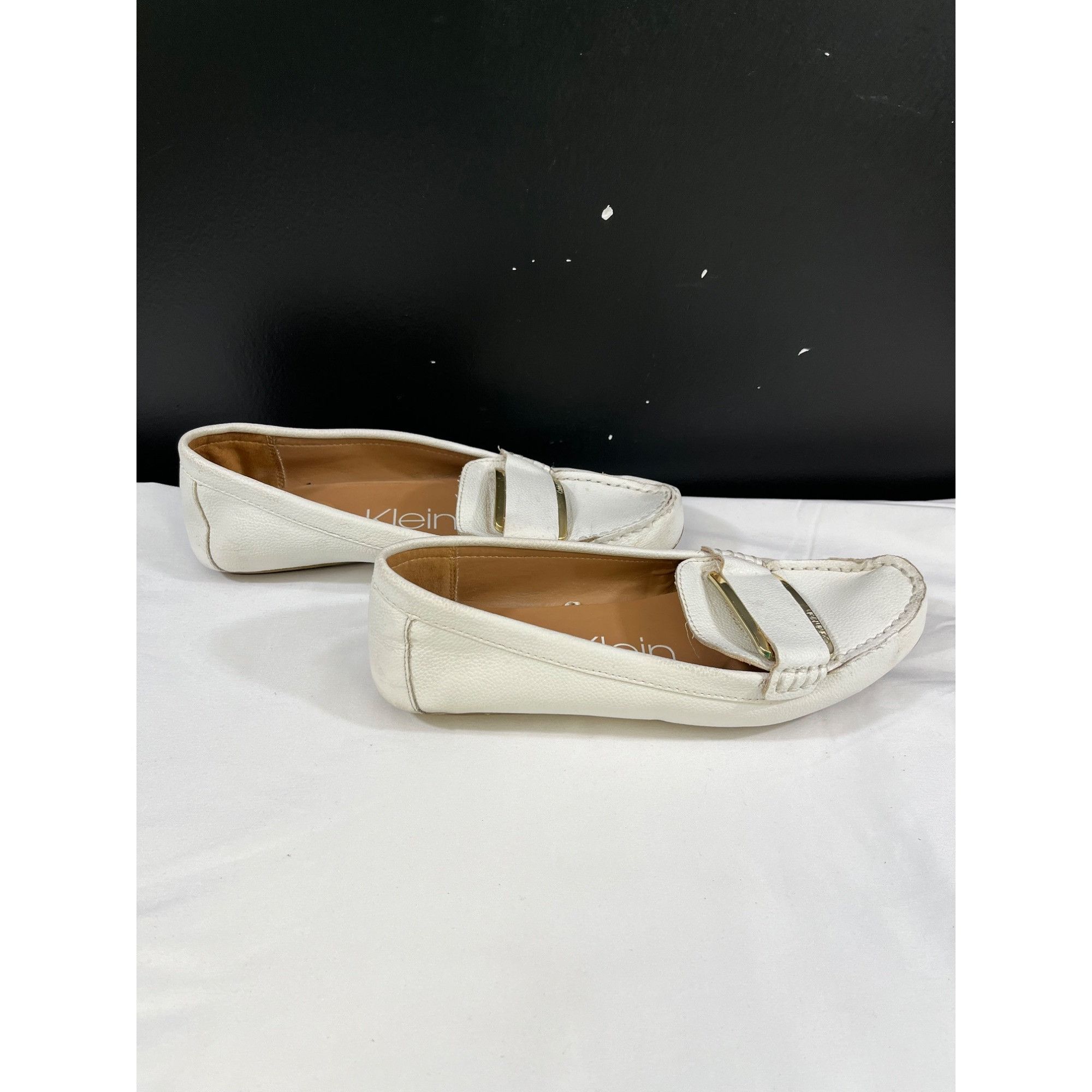 Calvin Klein Calvin Klein Leonie Womens White Loafers Size 9 SKU 6764 Size US 9 / IT 39 - 2 Thumbnail