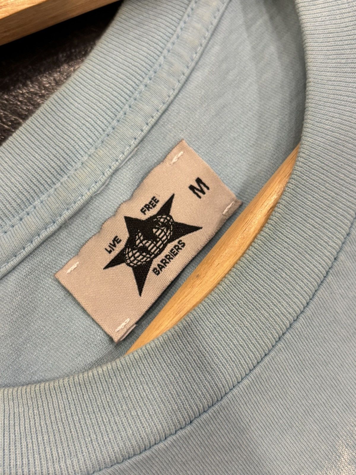 Barriers Barriers ‘Blue Nas Tee’ Size US M / EU 48-50 / 2 - 3 Thumbnail