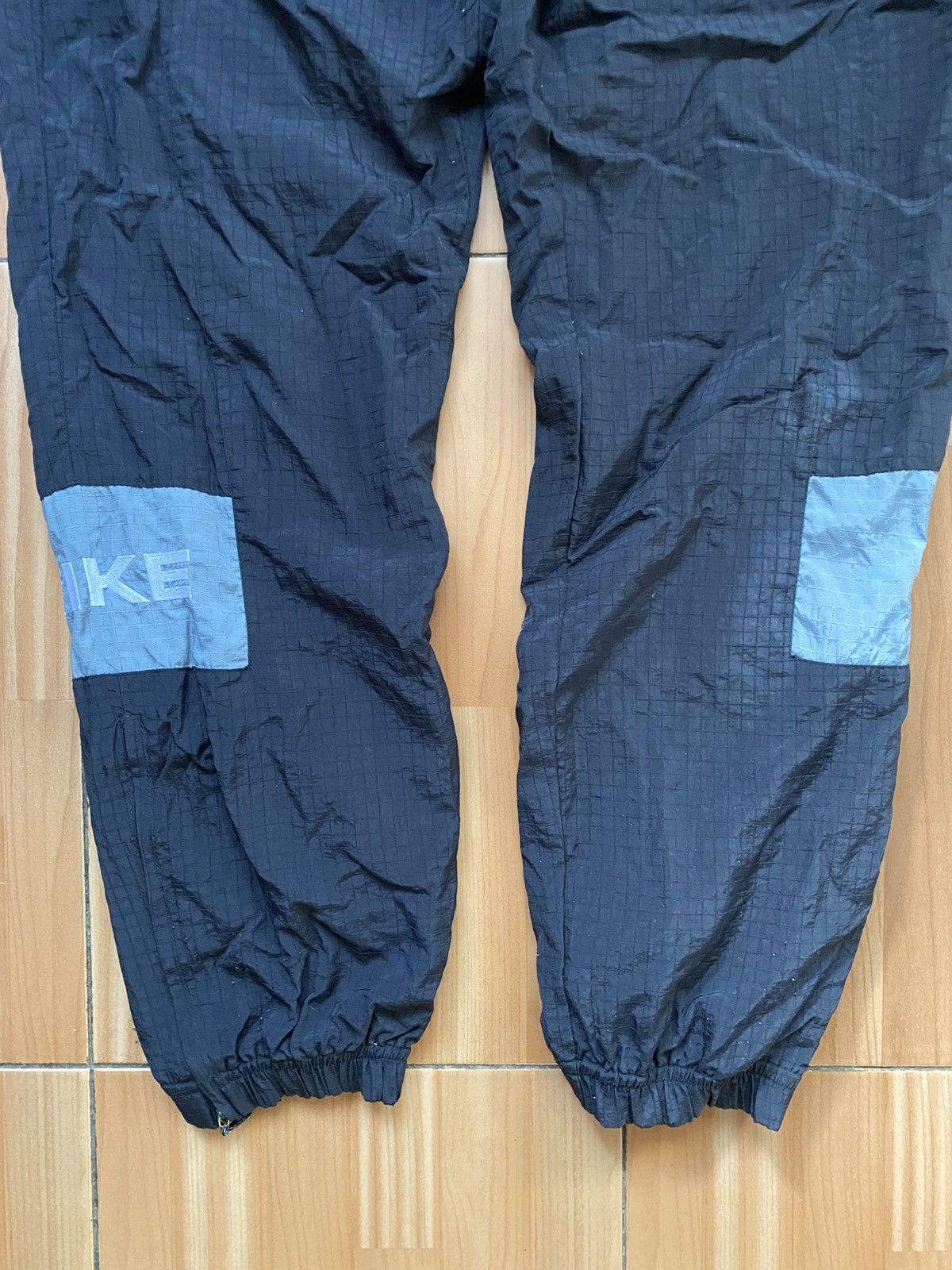 Vintage Vintage Nike sweatpants black nylon Size US 32 / EU 48 - 3 Thumbnail