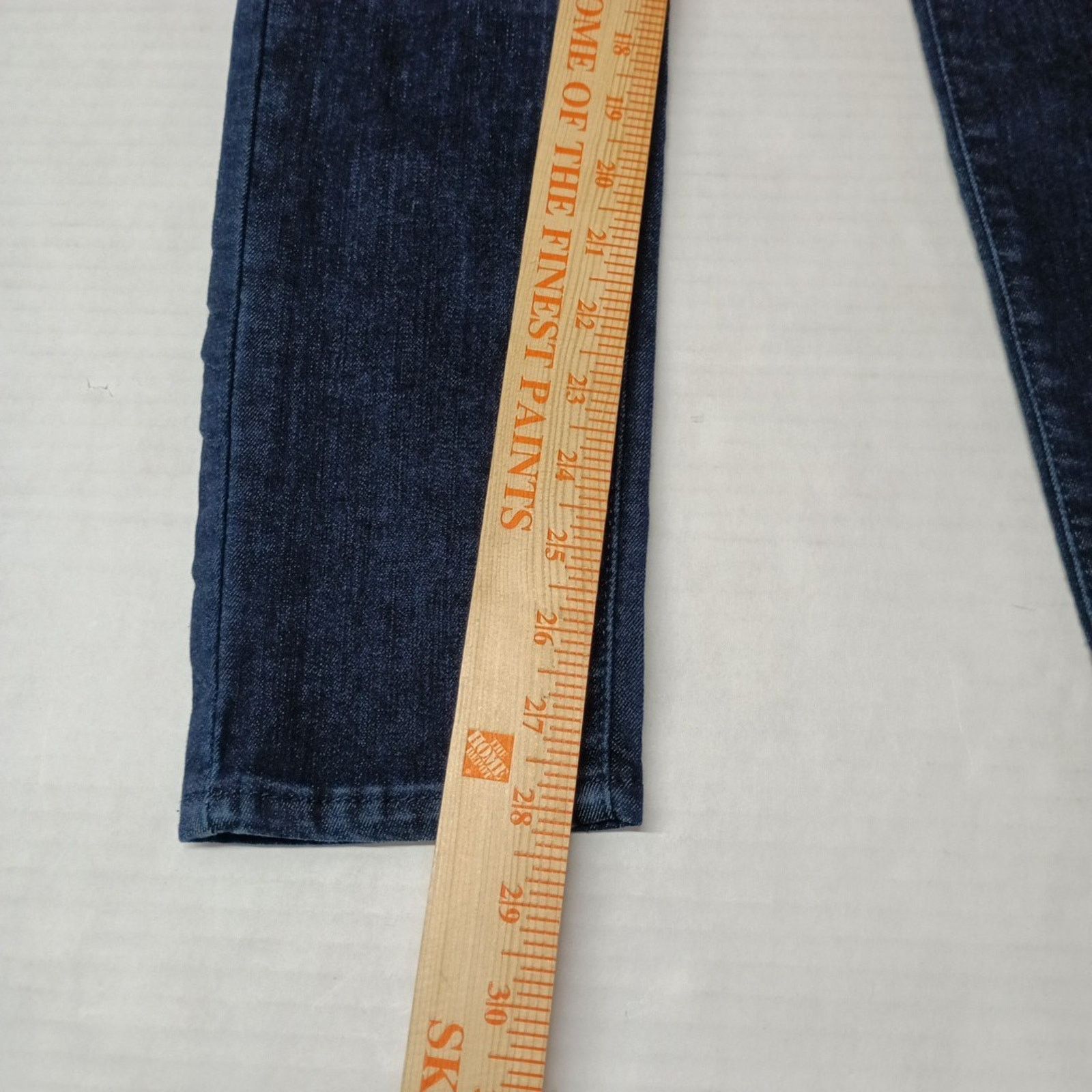 Levi's Levi Totally Shaping Pull On Skinny Jeans Blue Size 4 W27 Size 27" / US 4 / IT 40 - 2 Thumbnail