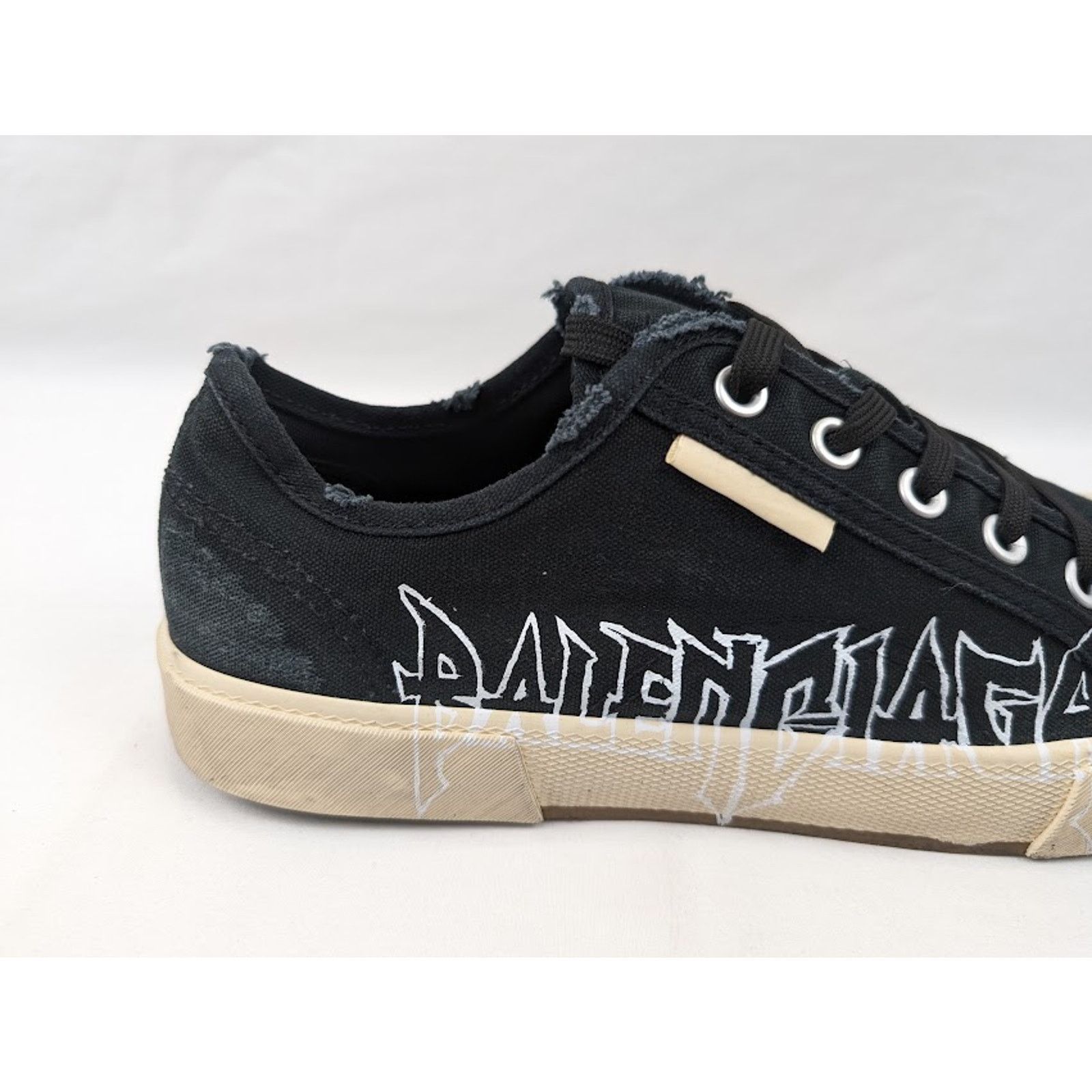 Balenciaga o1rshd1 Q:3 / Paris Low-Top Sneakers in Black/White Size US 11 / EU 44 - 4 Thumbnail