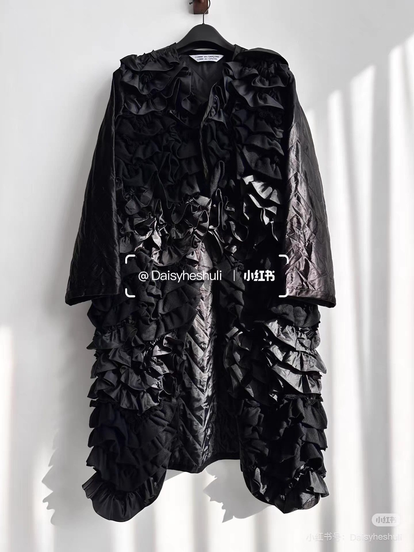 Comme des Garcons Comme des Garçons CDG Comcom Ruffled Padded Coat Ｑ24 Size M / US 6-8 / IT 42-44 - 1 Thumbnail