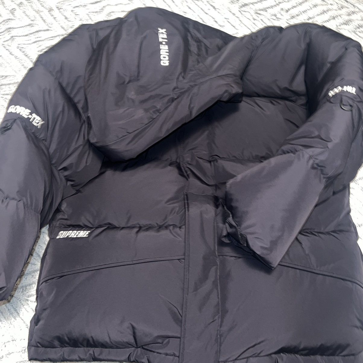 NEW Supreme x Gore-Tex 900 Fill Down Parka Coat