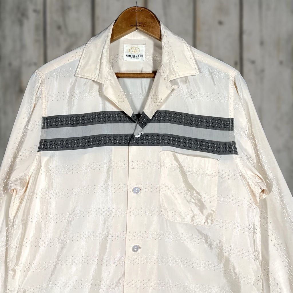 Van Heusen VINTAGE Van Heusen Loop Collar Shirt Mens M Beige Silk Rockabilly 1950s 50s Long Sleeve Button-Front Size US M / EU 48-50 / 2 - 1 Thumbnail