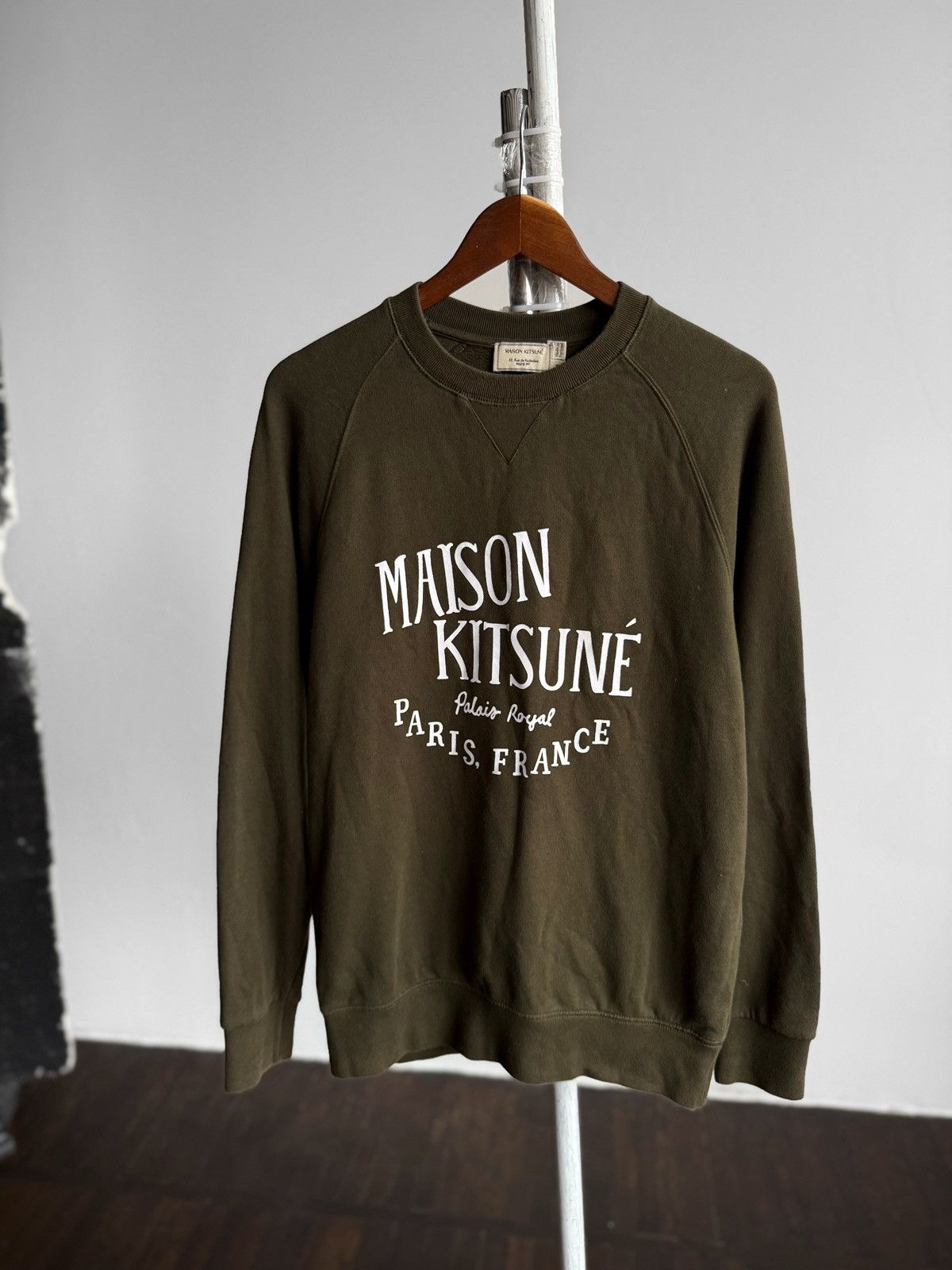 Maison Kitsune Maison Kitsune Mens Olive Palais Royal Logo Print Sweatshirt Size US M / EU 48-50 / 2 - 2 Thumbnail