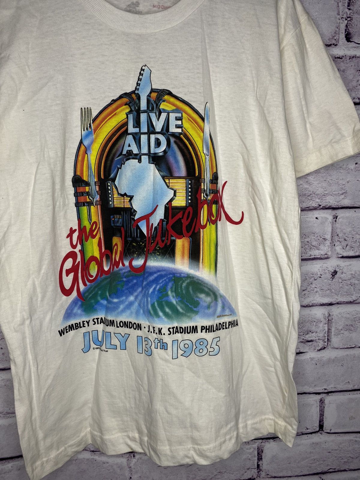 Band Tees MENS Live Air The Global Jukebox 1985 Vintage Rare Band Tee Size US L / EU 52-54 / 3 - 2 Thumbnail