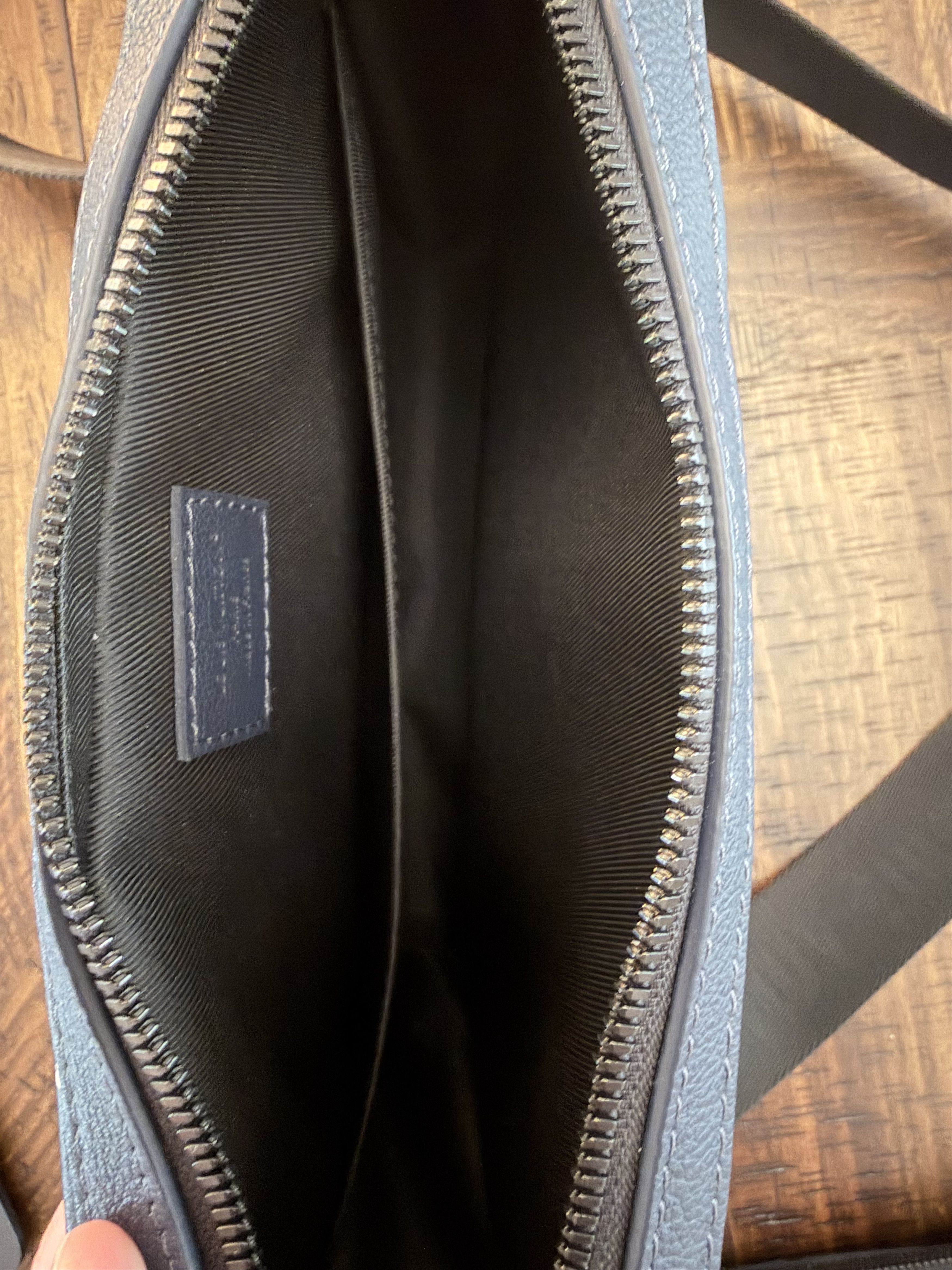 Louis Vuitton Trio Messenger Calfskin Monogram Shadow Ink Blue White Size ONE SIZE - 8 Thumbnail