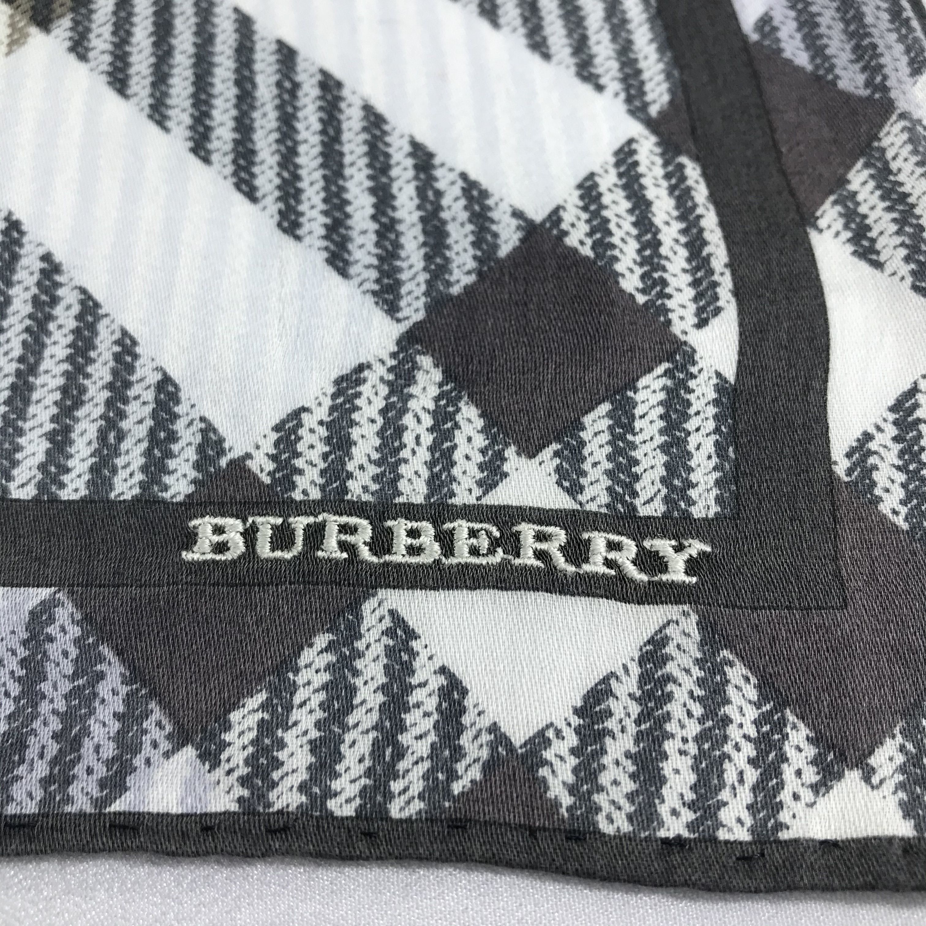 Burberry Burberry Argyle Handkerchief Neckerchief Bandana H876 Size ONE SIZE - 3 Thumbnail