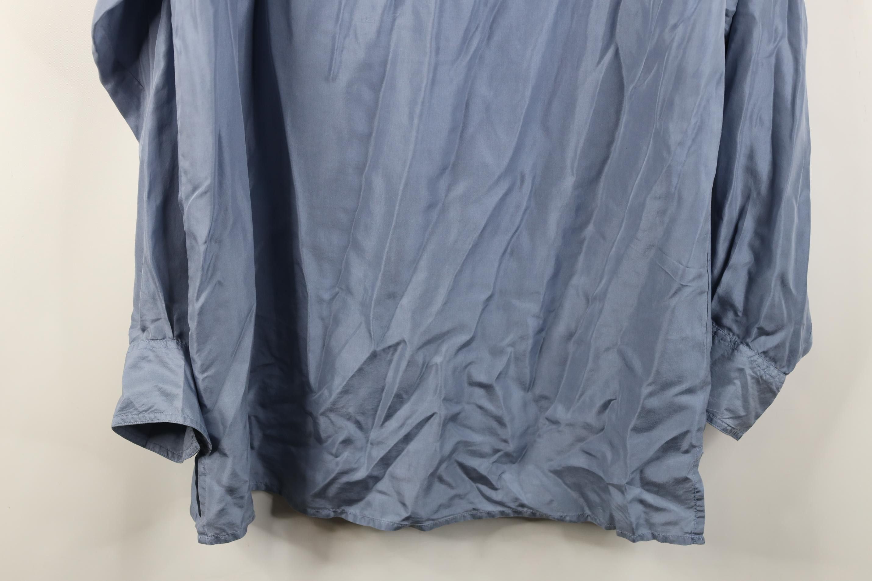 Vintage Vintage 90s Streetwear Baggy Silk Collared Button Shirt Blue Size US M / EU 48-50 / 2 - 12 Thumbnail