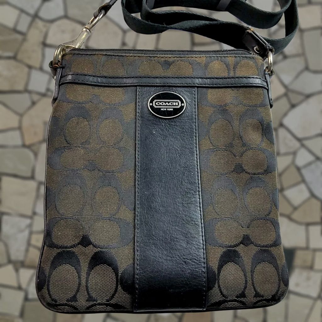 Coach Coach Crossbody Shoulder Handbag Purse Signature Leather Stripe Women Black Exterior Leather Style Crossbody 8.5x7 Size ONE SIZE - 1 Thumbnail