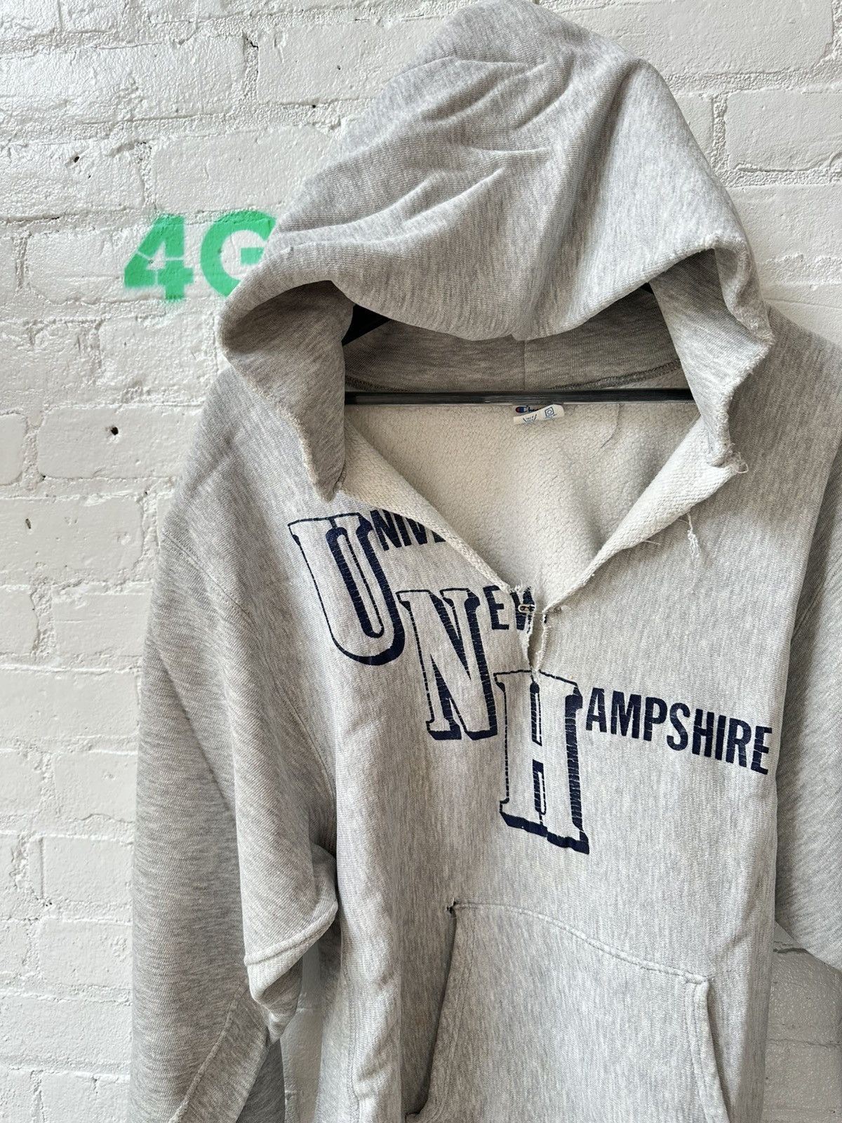 Vintage VINTAGE CHAMPION U-N-H THRASHED HOODIE Size US L / EU 52-54 / 3 - 2 Thumbnail