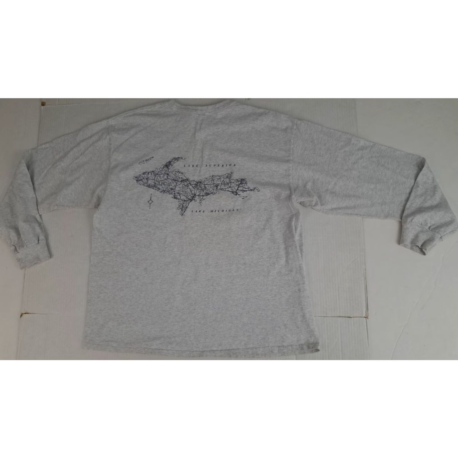 Gildan VINTAGE Michigan Printed Map 2 Sided Long Sleeve T-Shirt XL Grey Gildan Shirt Unisex Adults Men Women Size US XL / EU 56 / 4 - 5 Thumbnail
