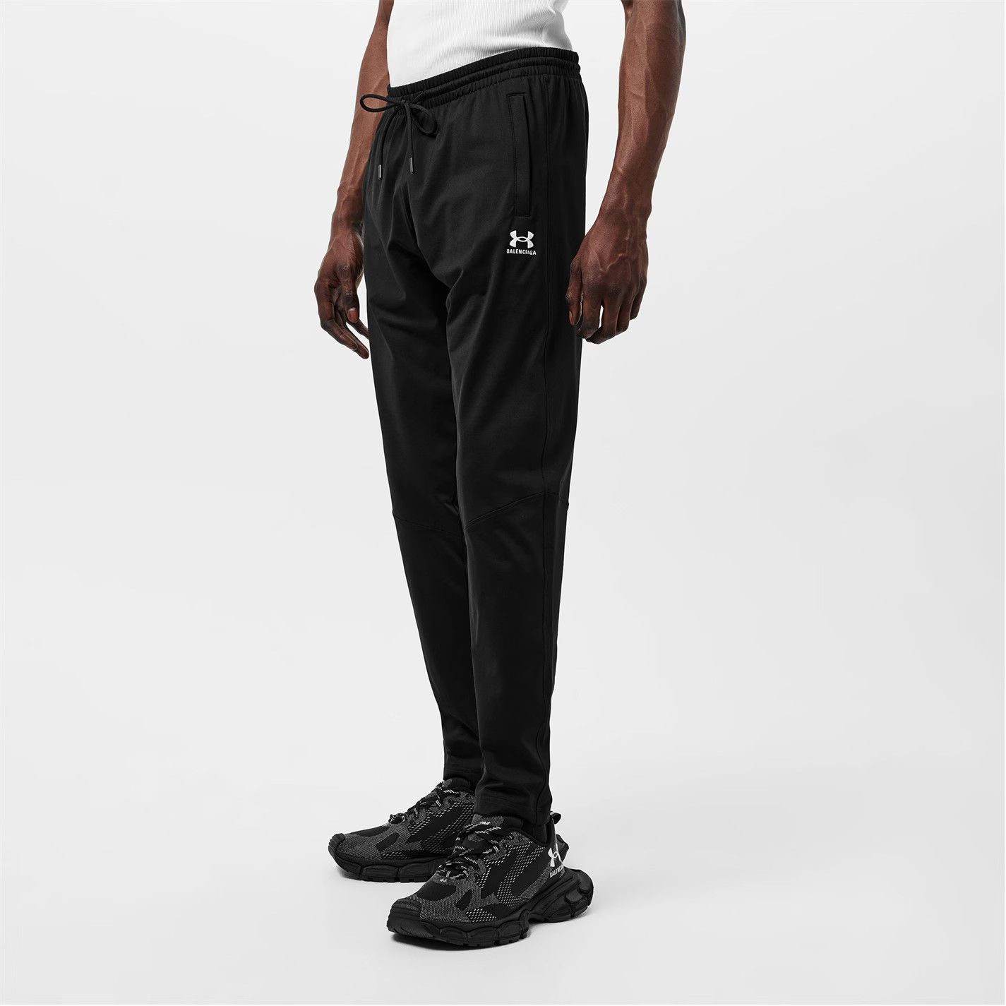 Balenciaga × Under Armour o1g2r1mq0226 Tapered Sweatpants & Joggers In Black Size US 34 / EU 50 - 3 Thumbnail