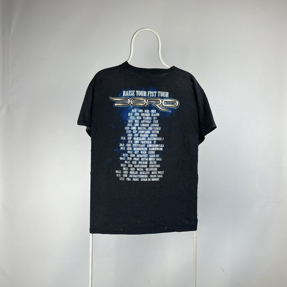 Band Tees Vintage Doro Metal queen Tshirt first tour size XLarge Size US XL / EU 56 / 4 - 2 Thumbnail