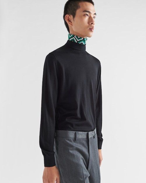 Prada o1bcso1str1025 Turtlenck Sweater in Black Size US M / EU 48-50 / 2 - 3 Thumbnail