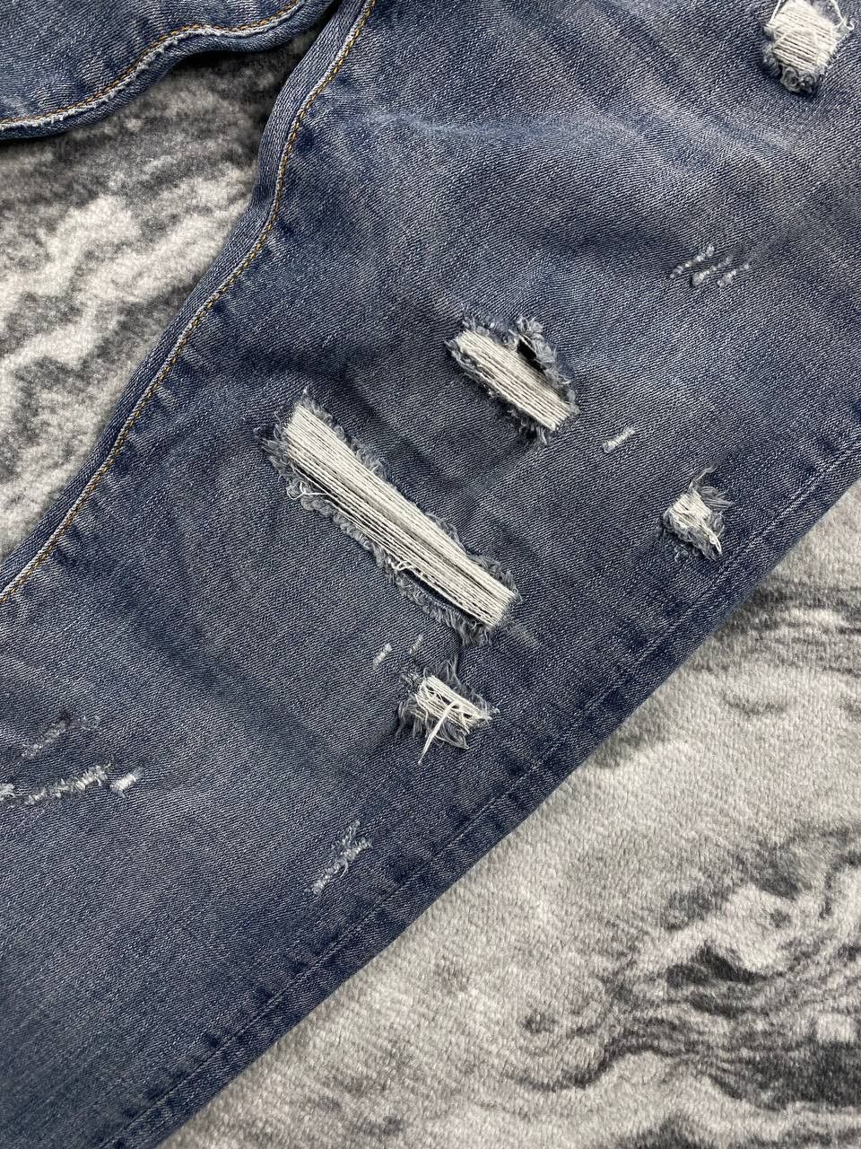 Dolce & Gabbana Vintage Dolce Gabbana Faded Denim Jeans Metal Logo Size US 34 / EU 50 - 10 Thumbnail