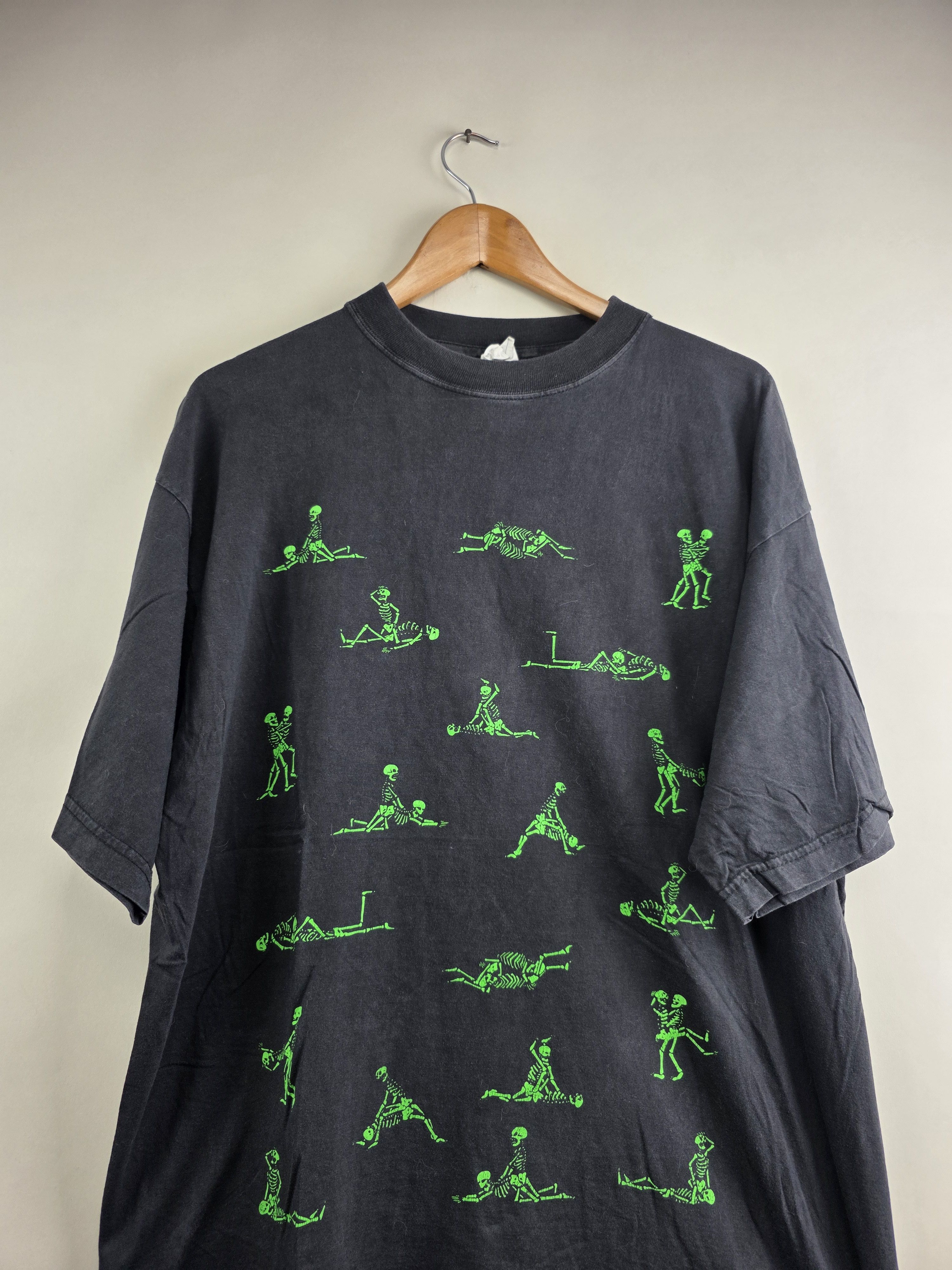 90s Bone In Love XL 23 29.5