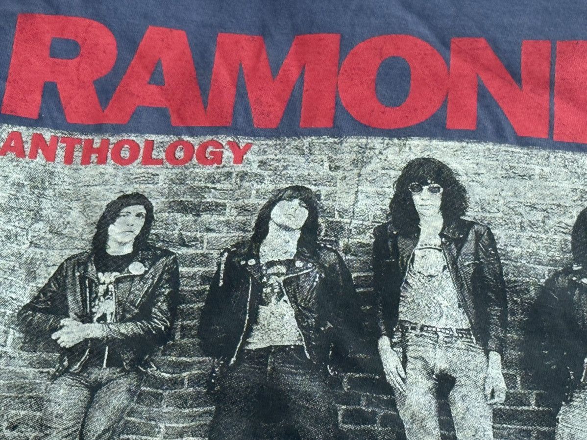 Vintage Ramones Anthology Modern Reprint on Vintage Blanks Size US L / EU 52-54 / 3 - 3 Thumbnail