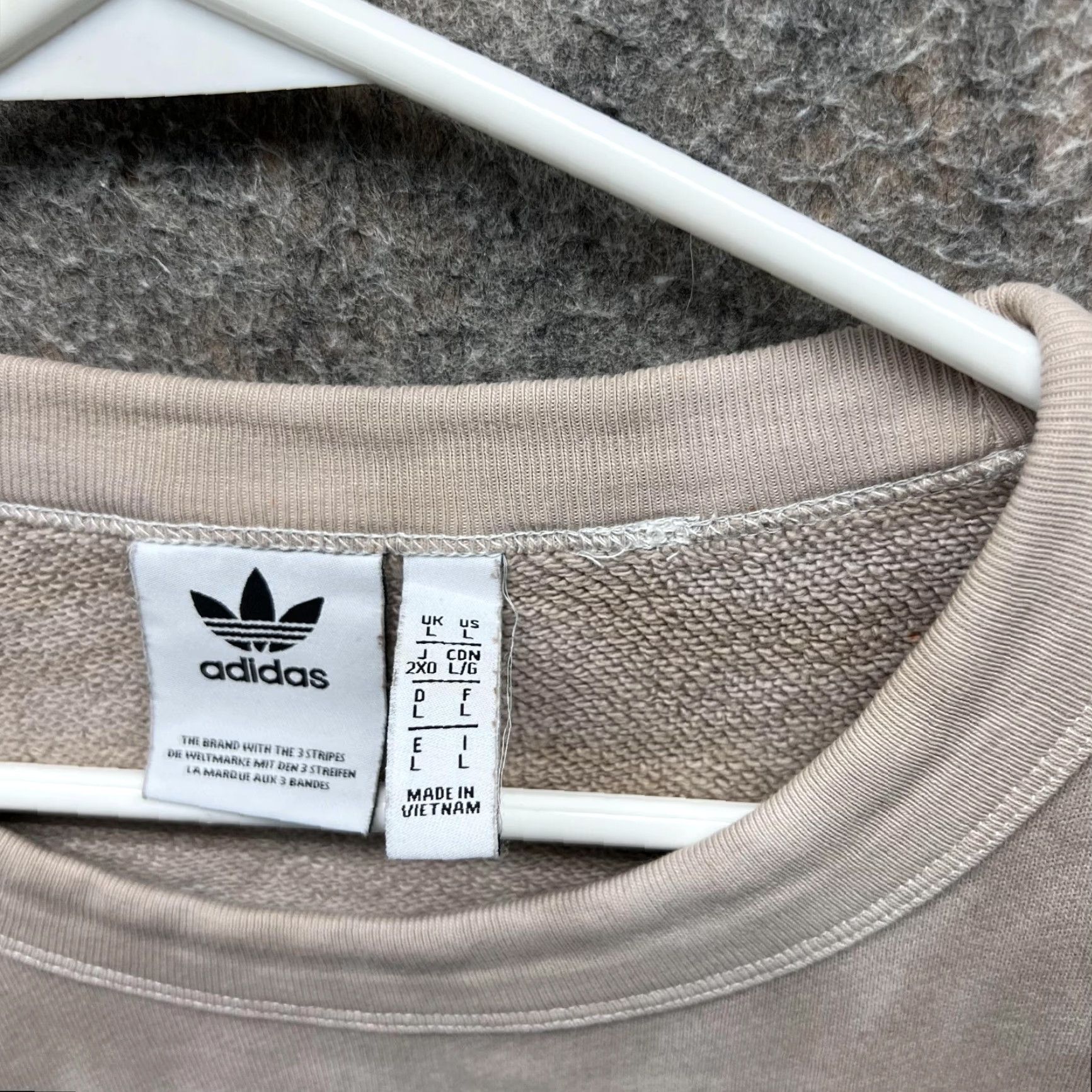 Adidas VINTAGE Adidas Sweater Women L Beige Crewneck Pullover Geometric Logo Casual Knit All Seasons -Mens? Size L / US 10 / IT 46 - 5 Thumbnail