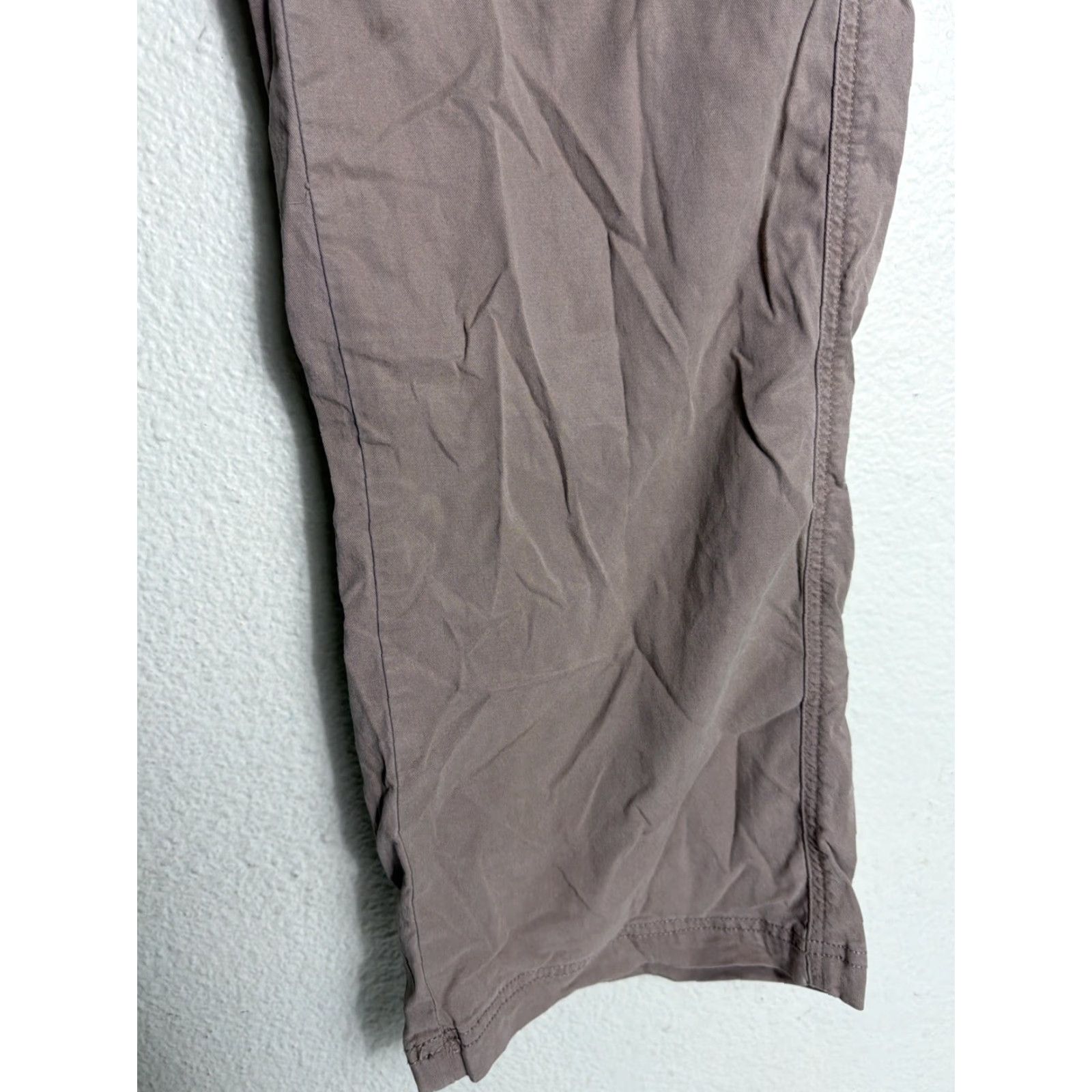 American Eagle Outfitters American Eagle Pants Womens 00 Short Khaki Mid Rise Wide Leg Baggy Cargo 28x30 Size 28" / US 6 / IT 42 - 4 Thumbnail
