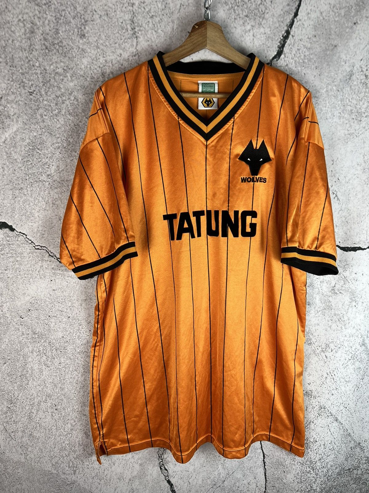 Puma WOLVERHAMPTON WOLVES SIZE XXL SOCCER FOOTBALL JERSEY SHIRT Size US XXL / EU 58 / 5 - 1 Thumbnail