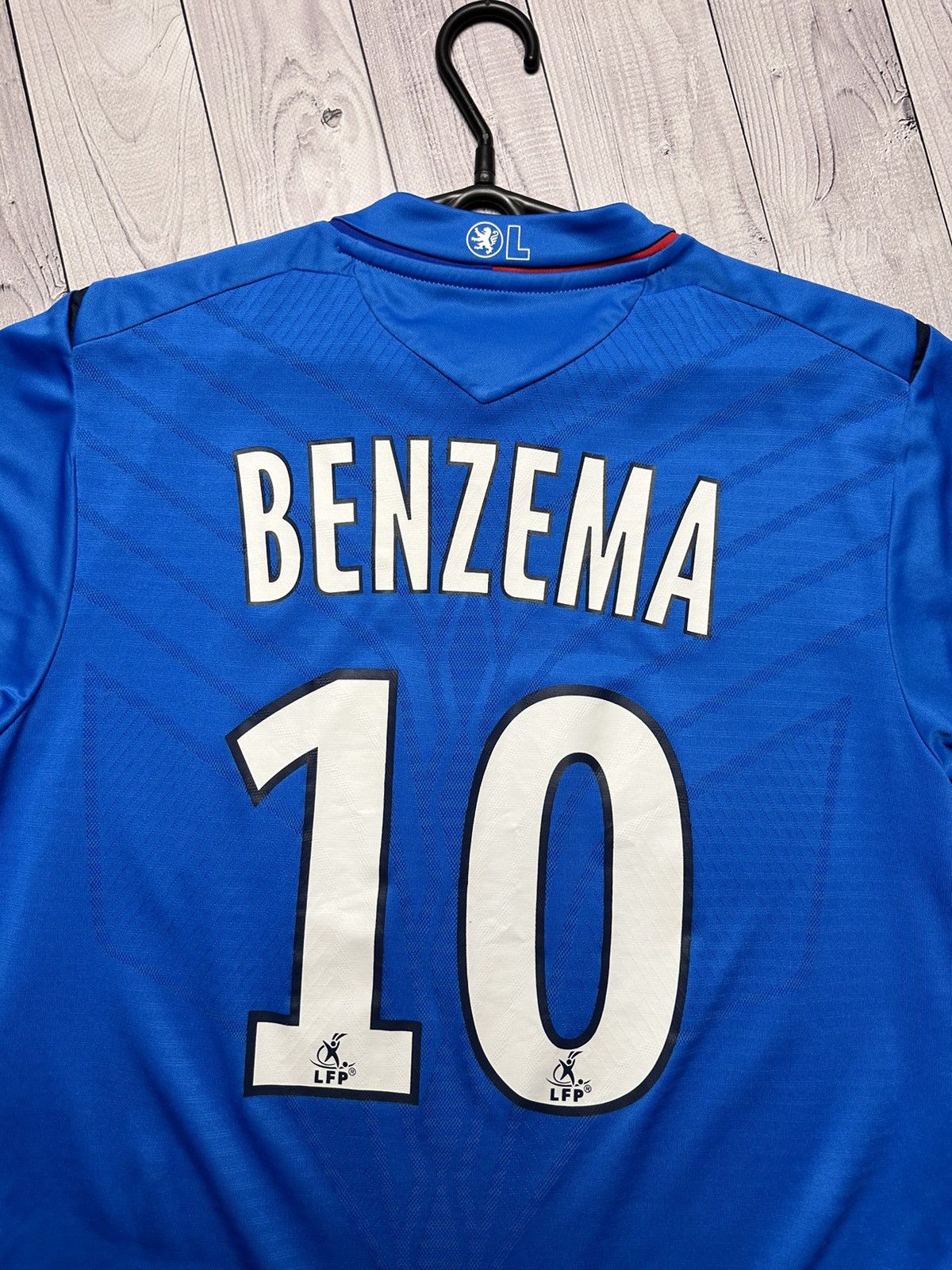 Umbro Vintage Umbro Lion Soccer Jersey 10 Benzema rare size M Size US M / EU 48-50 / 2 - 10 Thumbnail