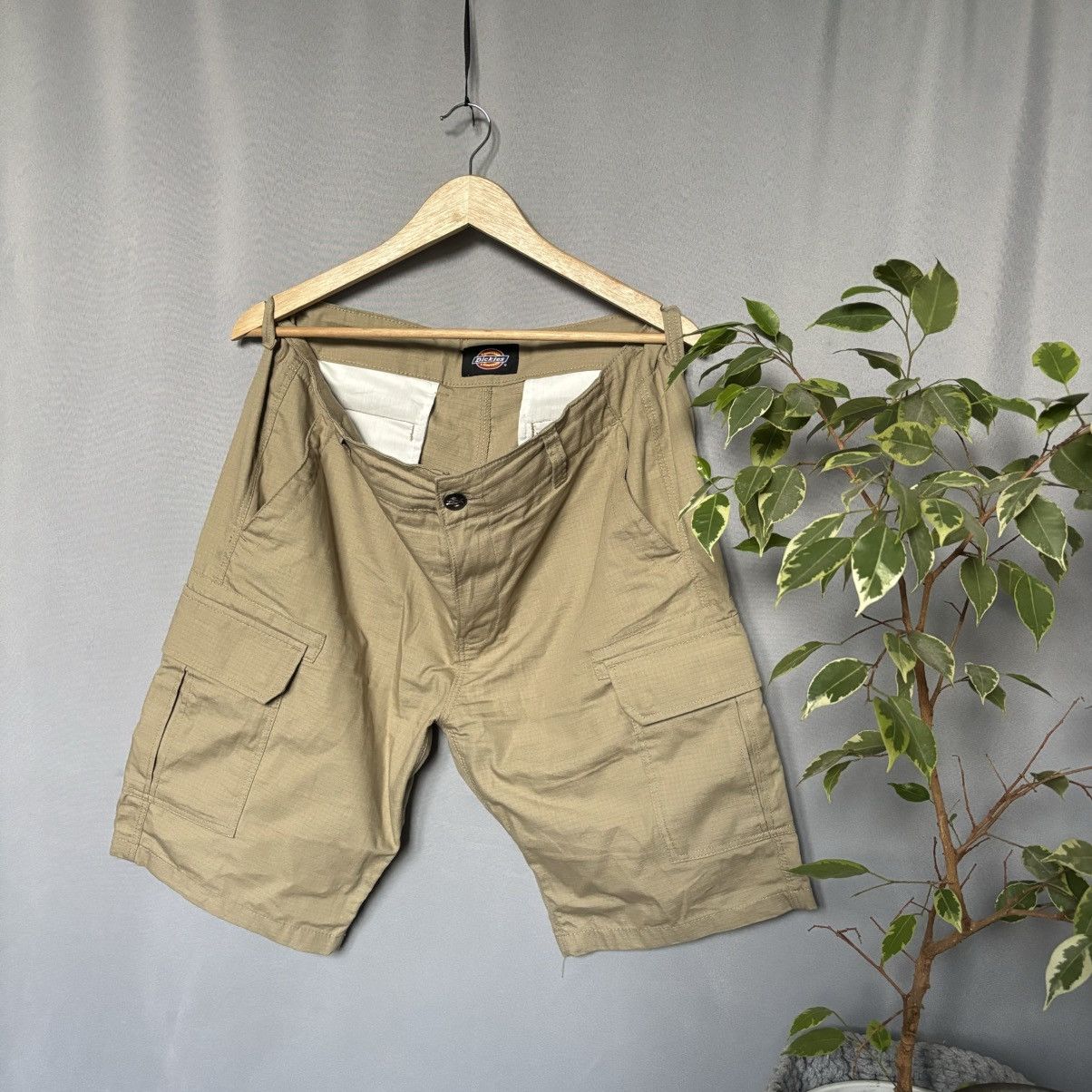 Dickies Dickies cargo shorts beige large 34 streetwear rare Size US 34 / EU 50 - 2 Thumbnail